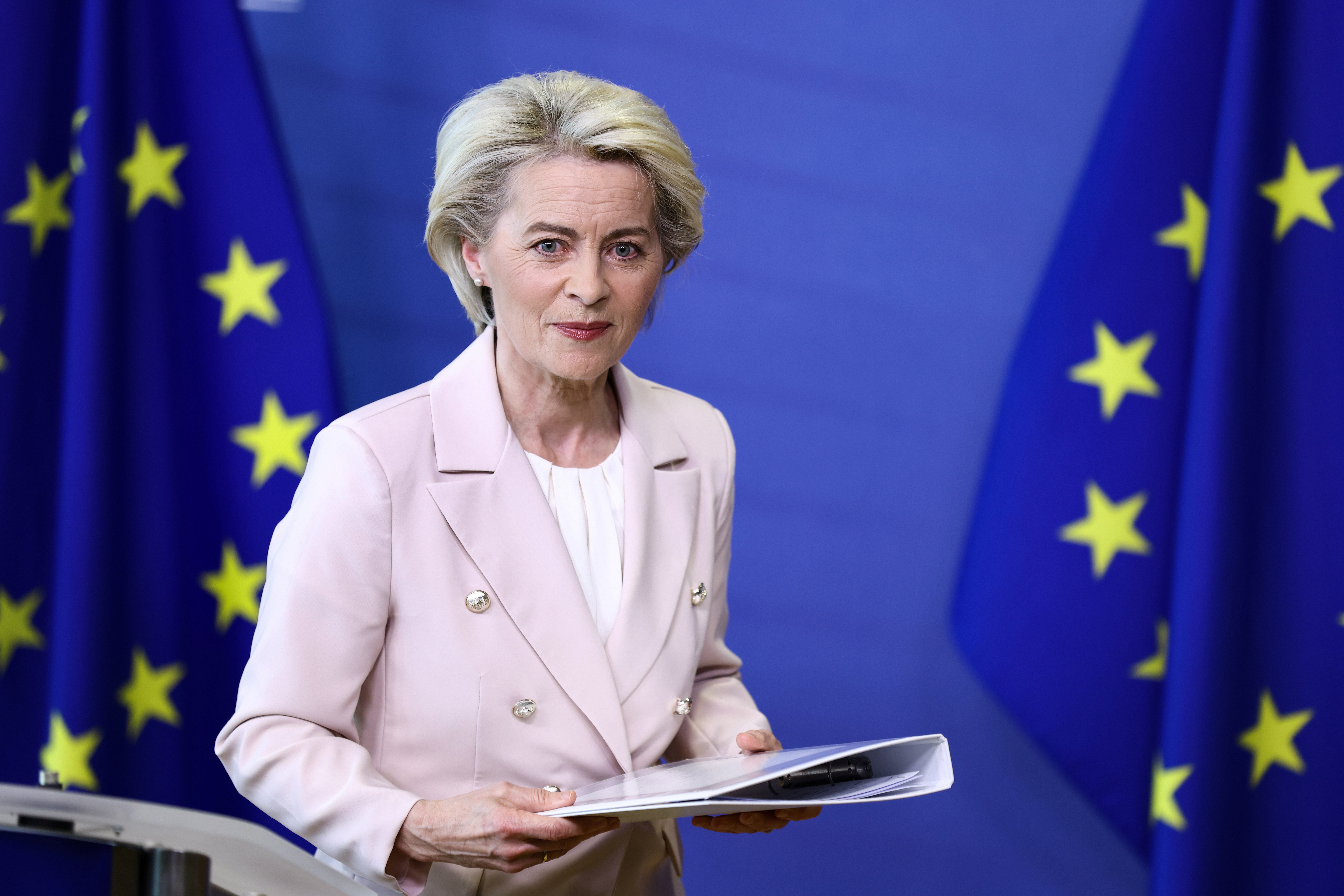 Poland will only receive the money from its $38bn post-Covid economic recovery package if it carries out rule of law reforms, EC chief Ursula von der Leyen said