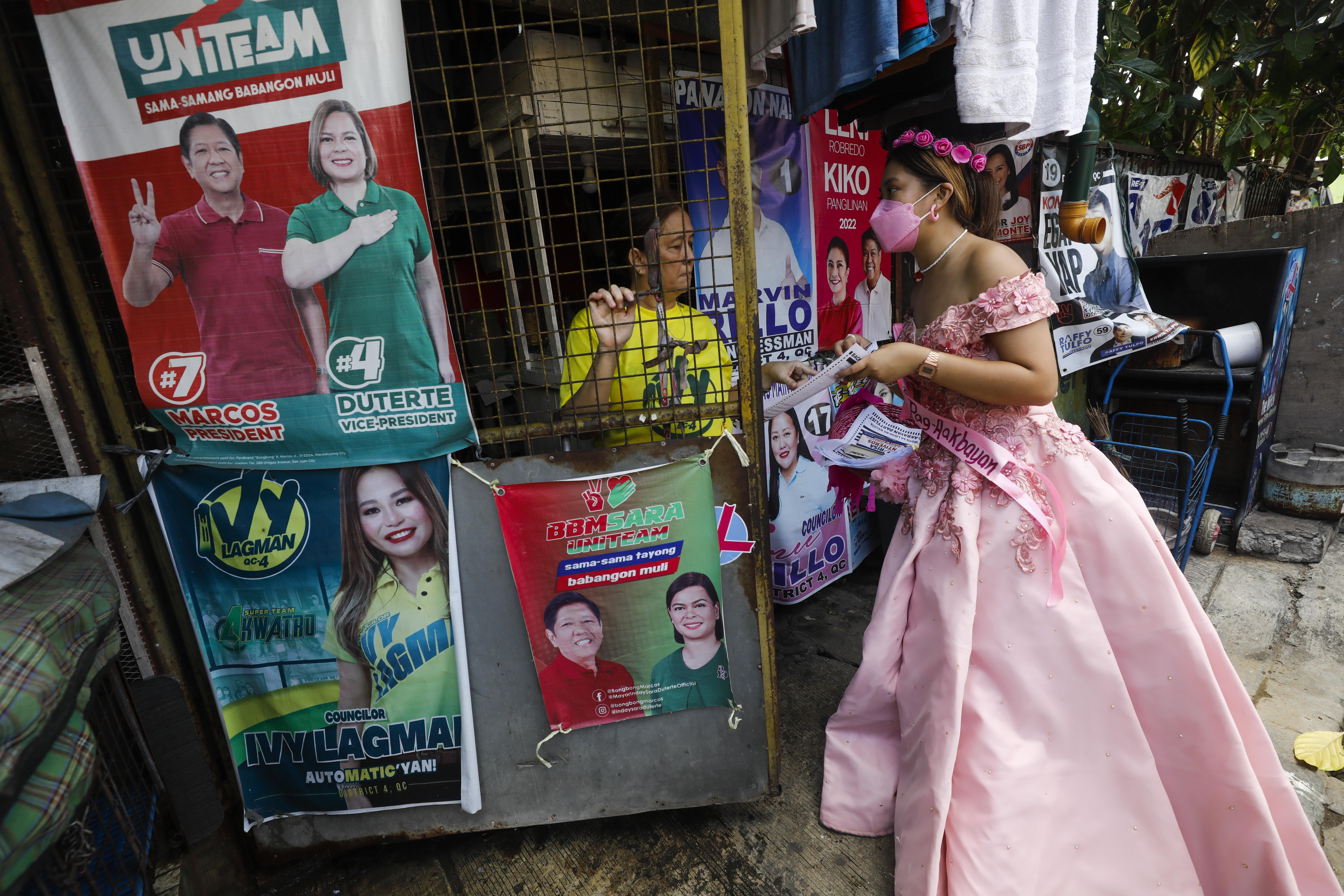 Campaigners for Leni Robredo have gone door-knocking to try and convince Filipinos to vote for their candidate, but opinion polls suggest Ferdinand Marcos Jr, the son of the Philippines’ former dictator, is ahead in the polls