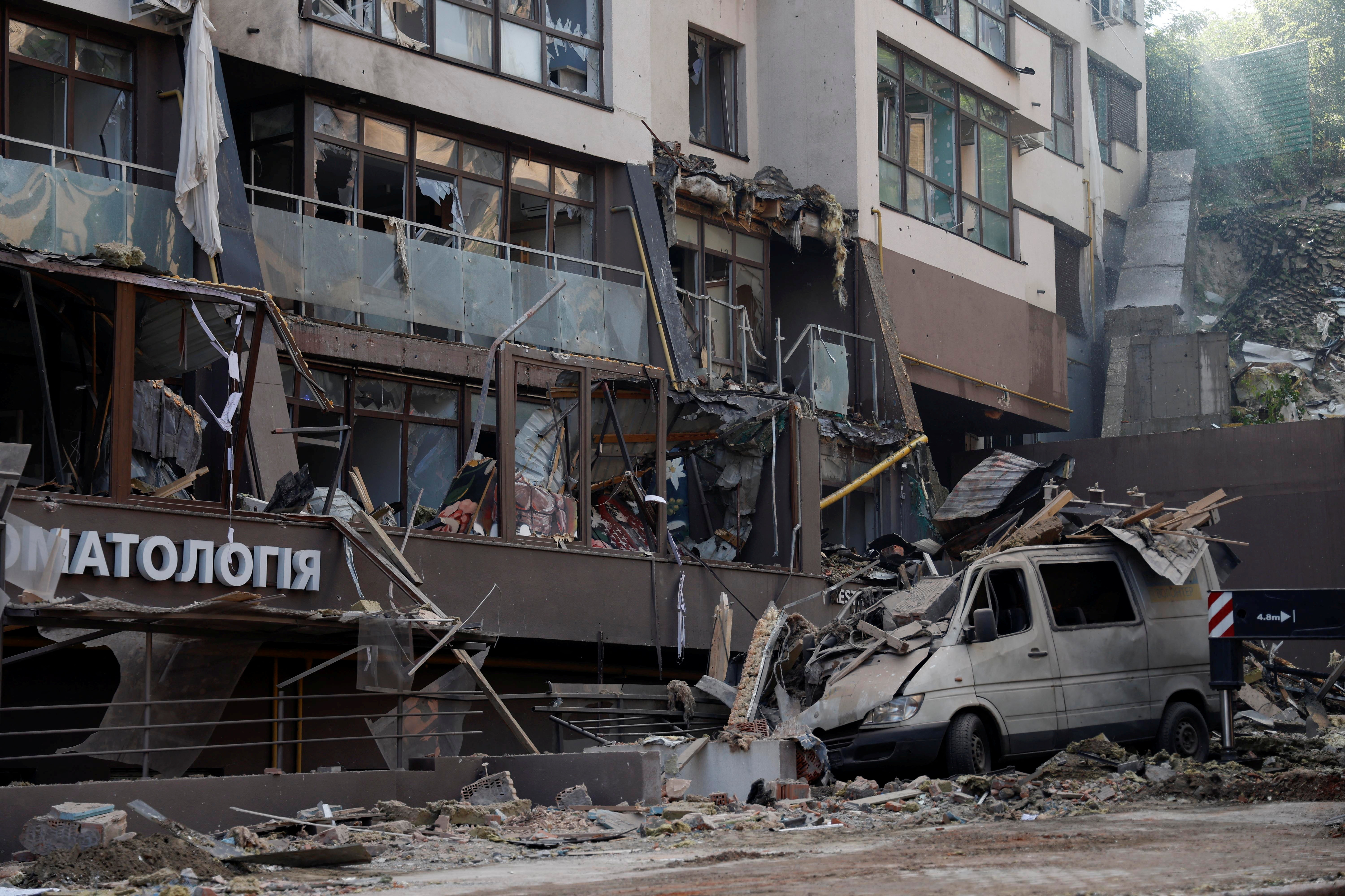 The residential building in Kyiv was hit by a Russian missile