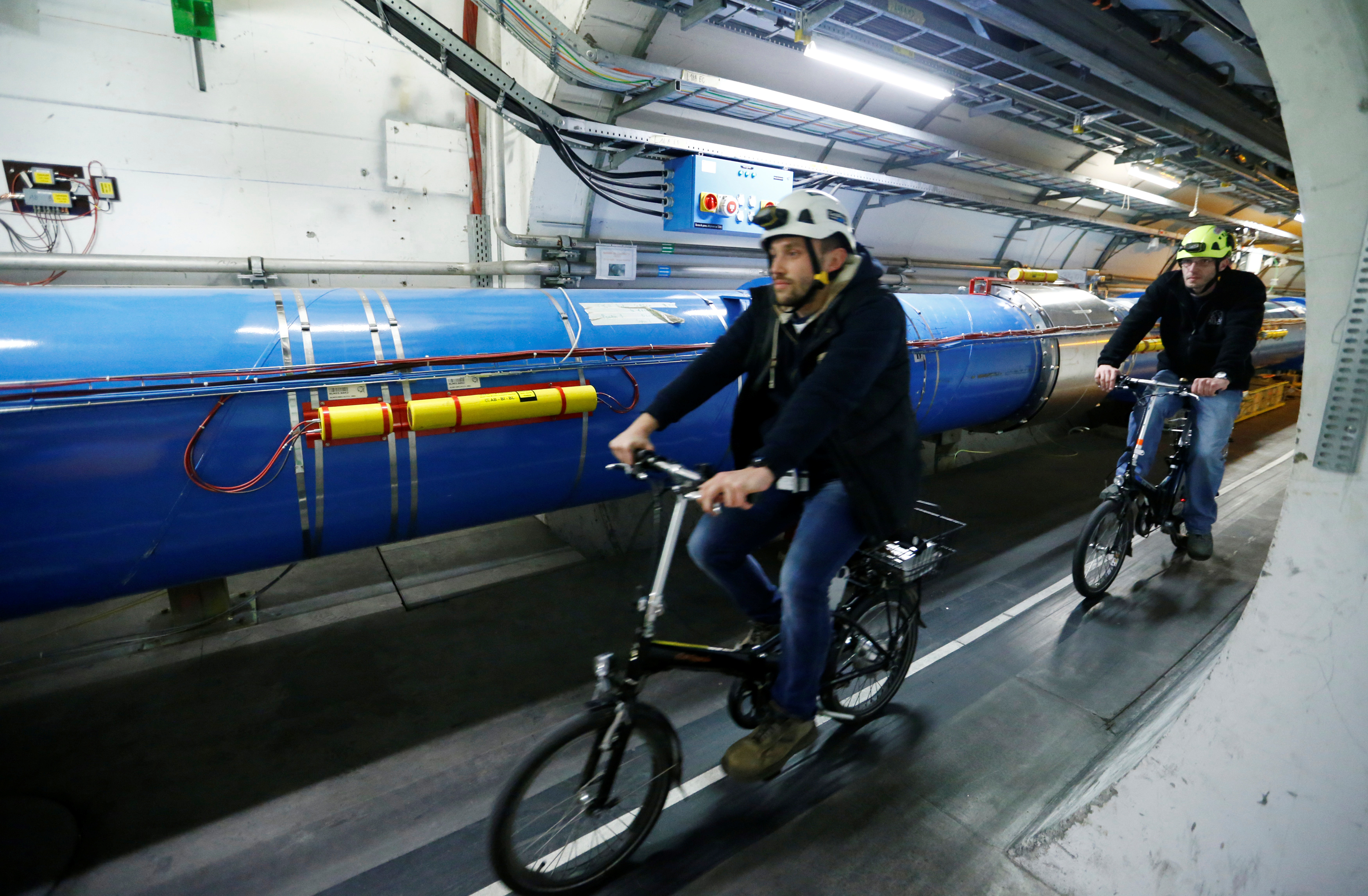 Hadron collider