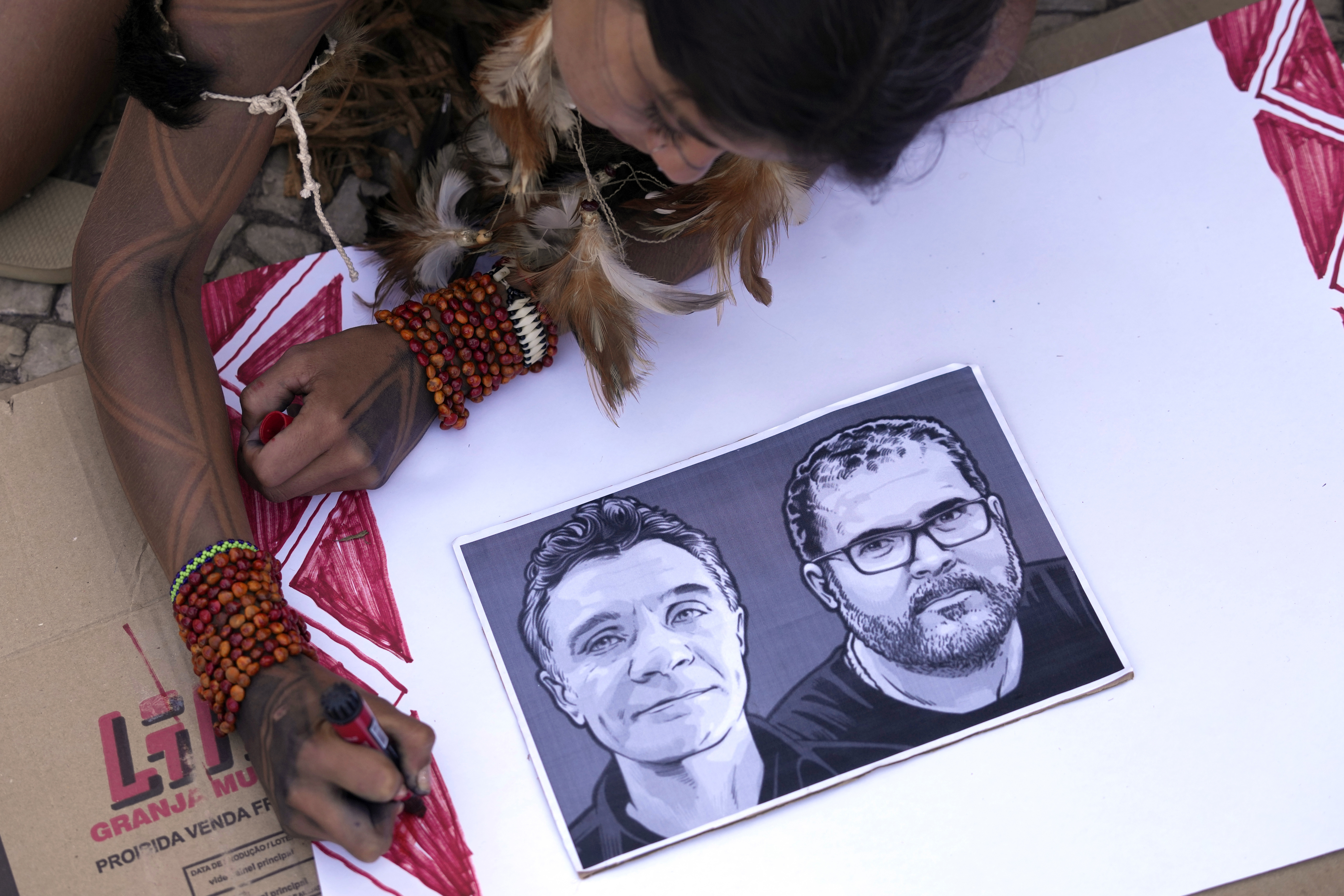 Pictures of the two men