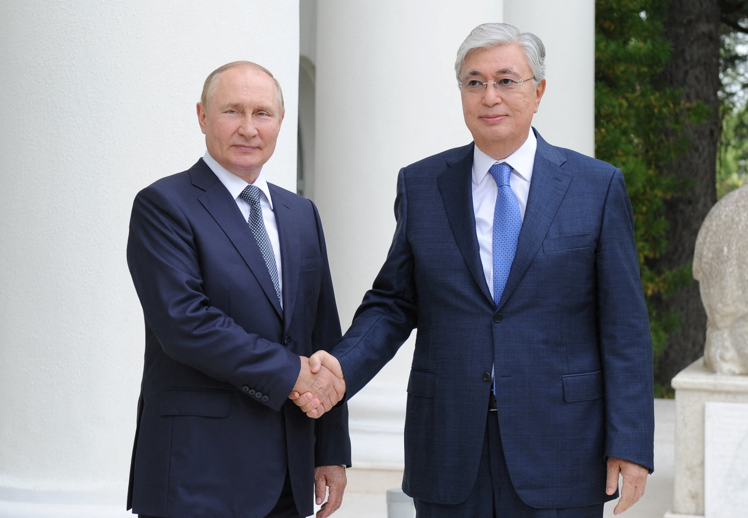 Kassym-Jomart Tokayev (right), seen here with Russia’s President Vladimir Putin, has taken steps to keep Kazakhstan’s distance from longtime ally and dominant regional power Russia