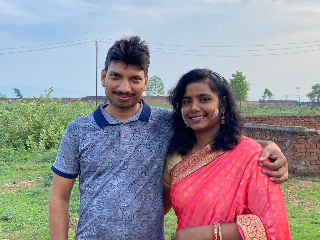 Journalist Rupesh Kumar Singh with his wife Ipsa Shatakshi [Courtesy of Ipsa Shatakshi]