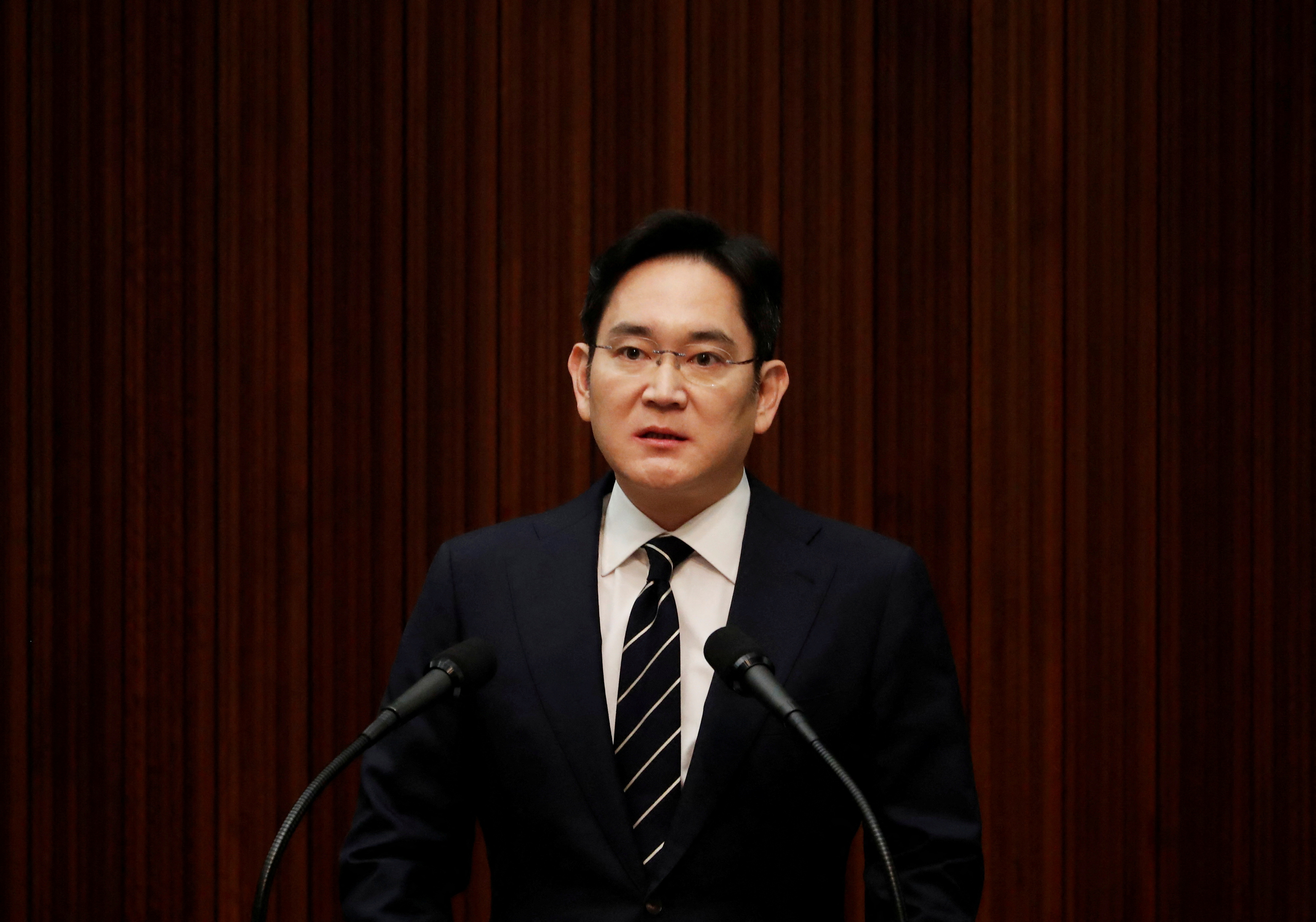 JY LEE