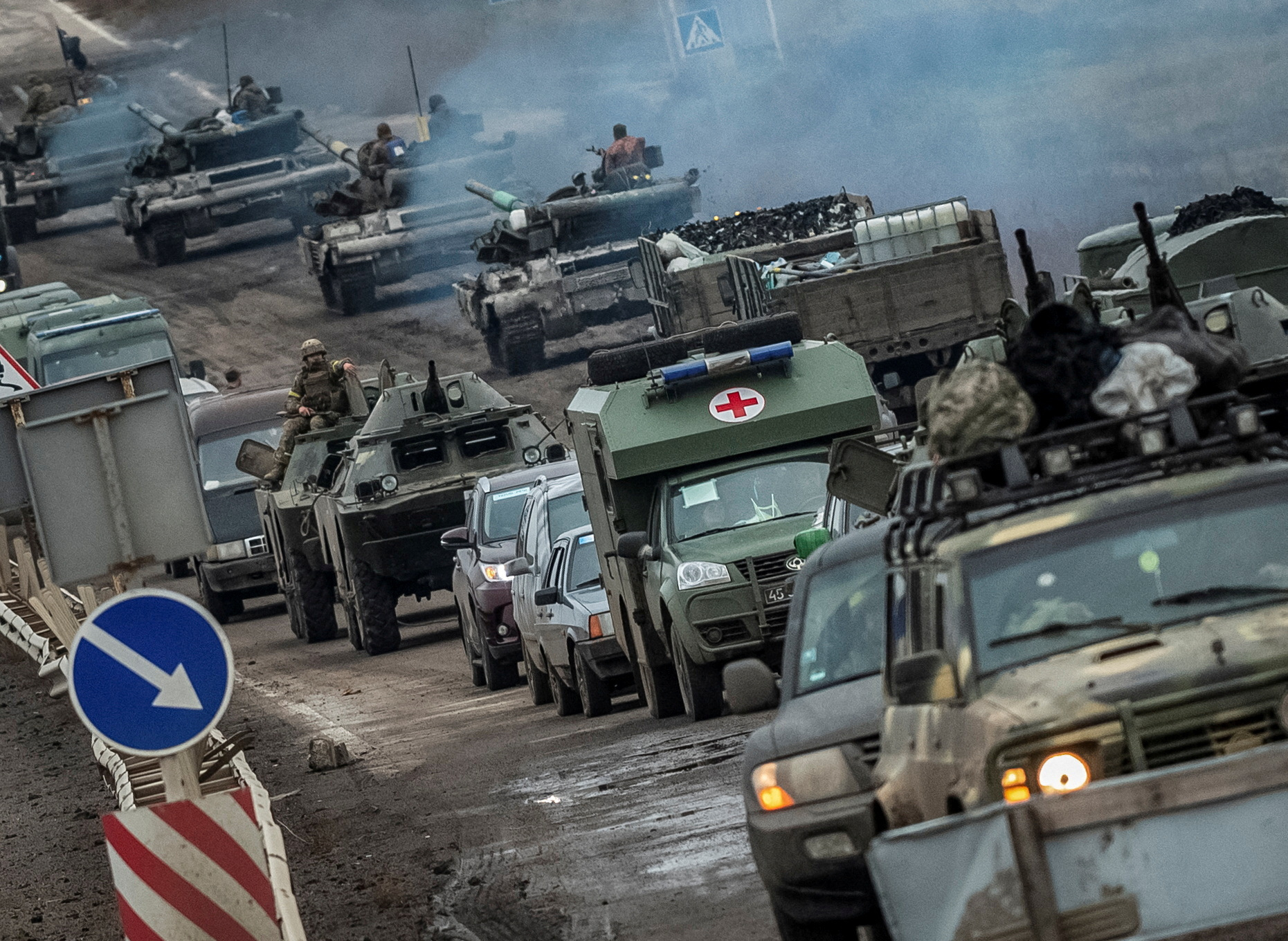 Ukrainian tanks and military vehicles are seen on a road in the Kherson region, Ukraine on November 18, 2022, as Russian attacks have inflicted heav attack on Ukraine continues, REUTERS/Viacheslav Ratynskyi TPX IMAGES OF THE DAY