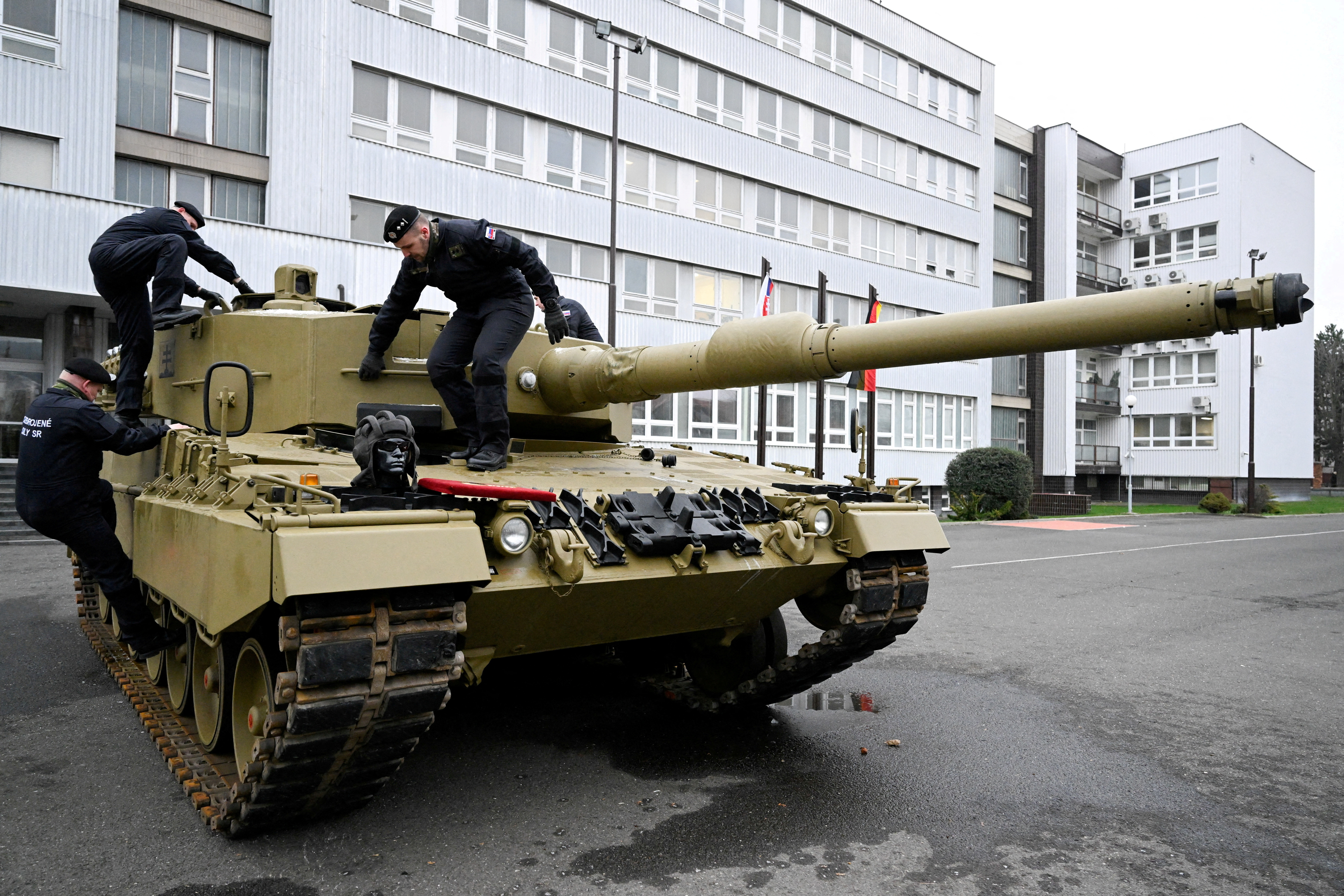Battle tanks designed by NATO allies – such as those produced by the United Kingdom and Germany – would provide Kyiv’s forces with better protection, and more accurate firepower