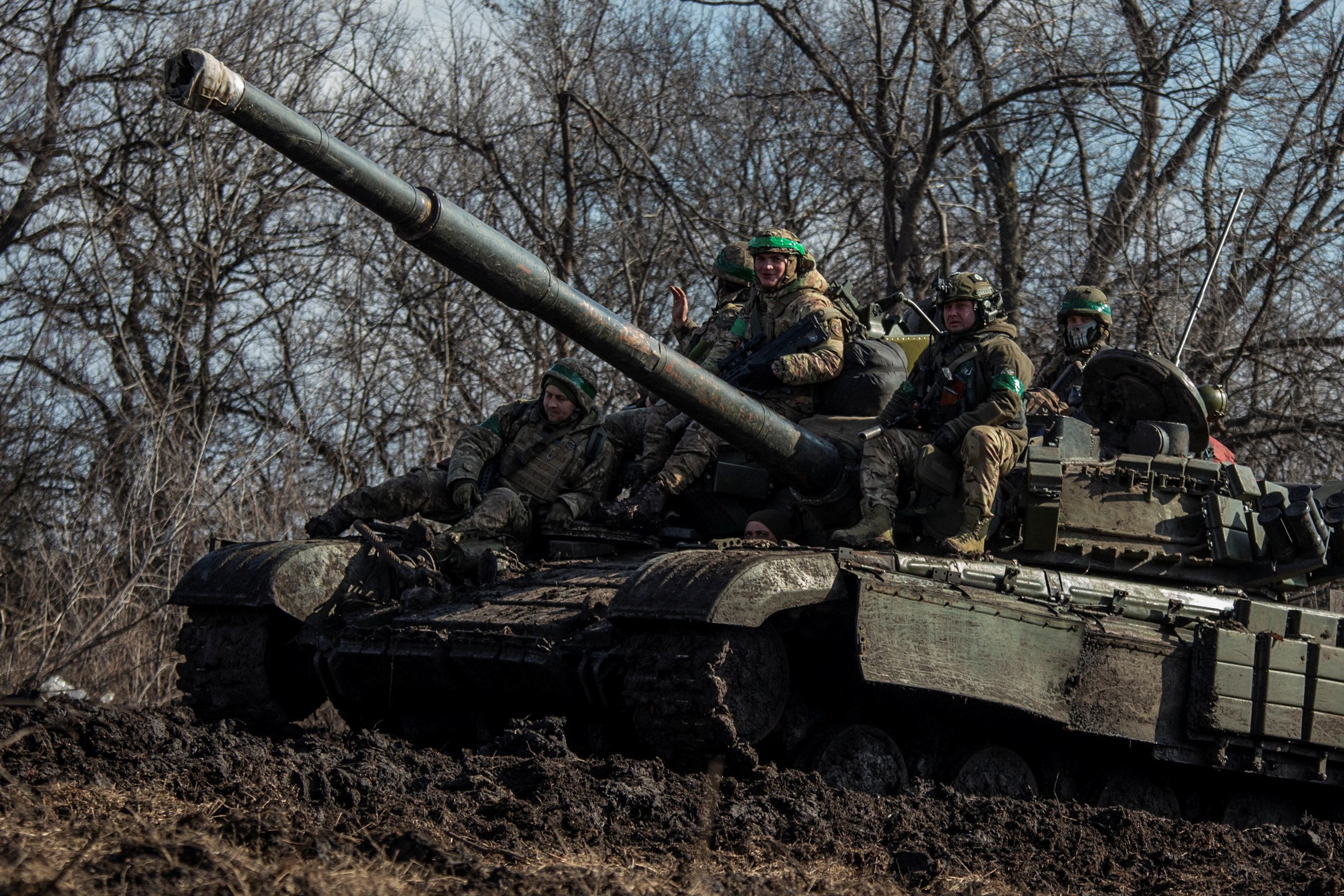 Ukrainian service members