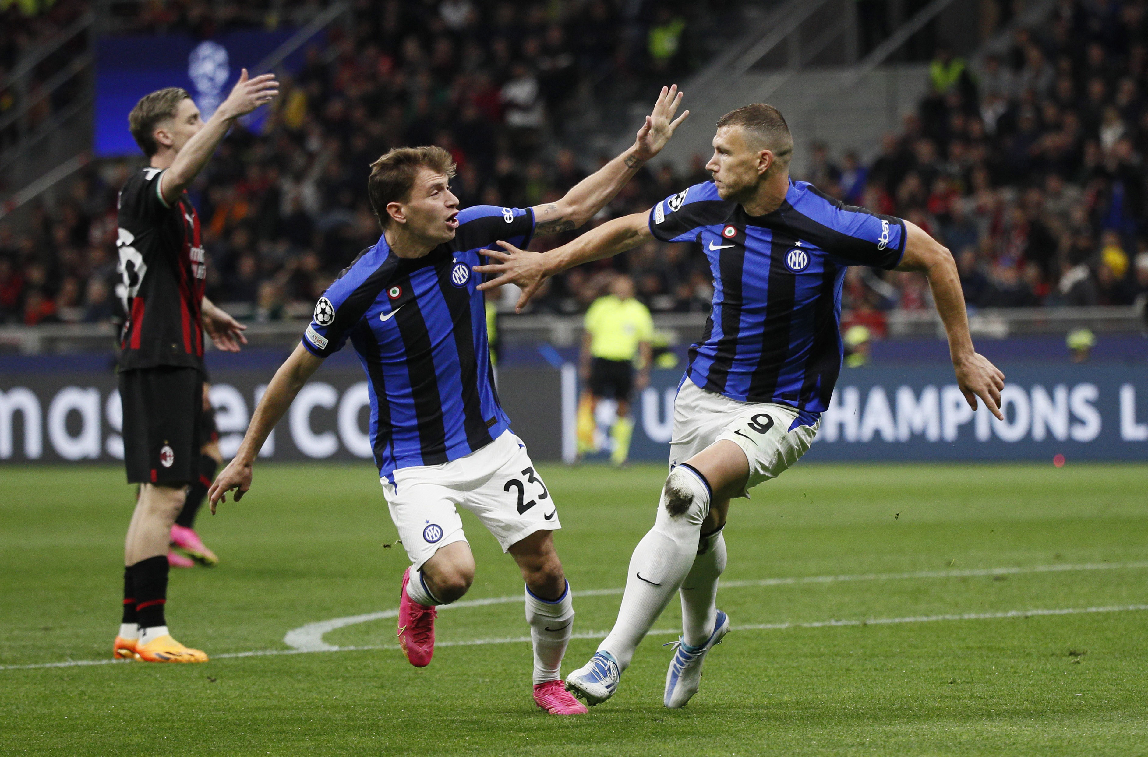 Dzeko celebrates scroing