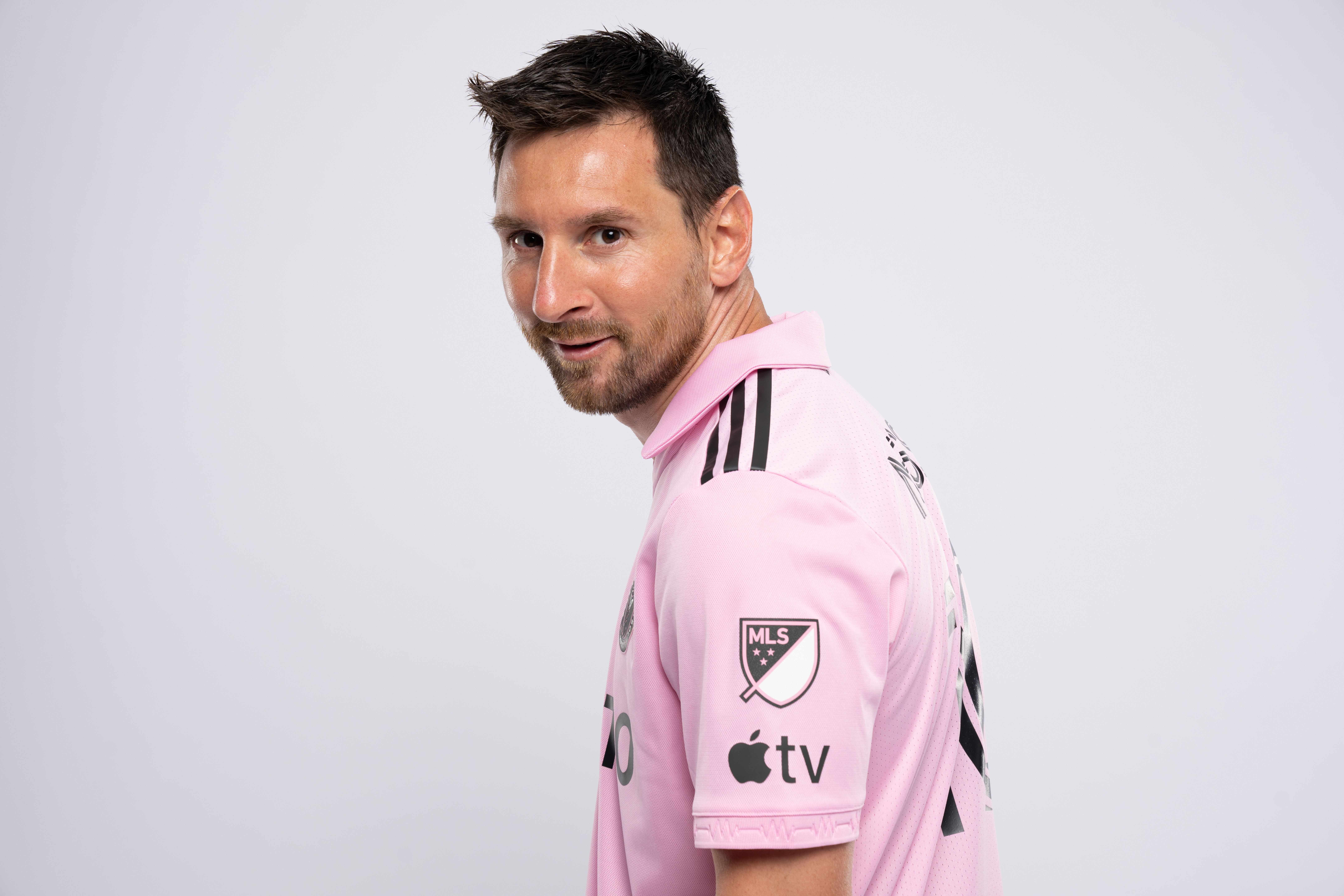 Lionel Messi in pink Inter Miami shirt