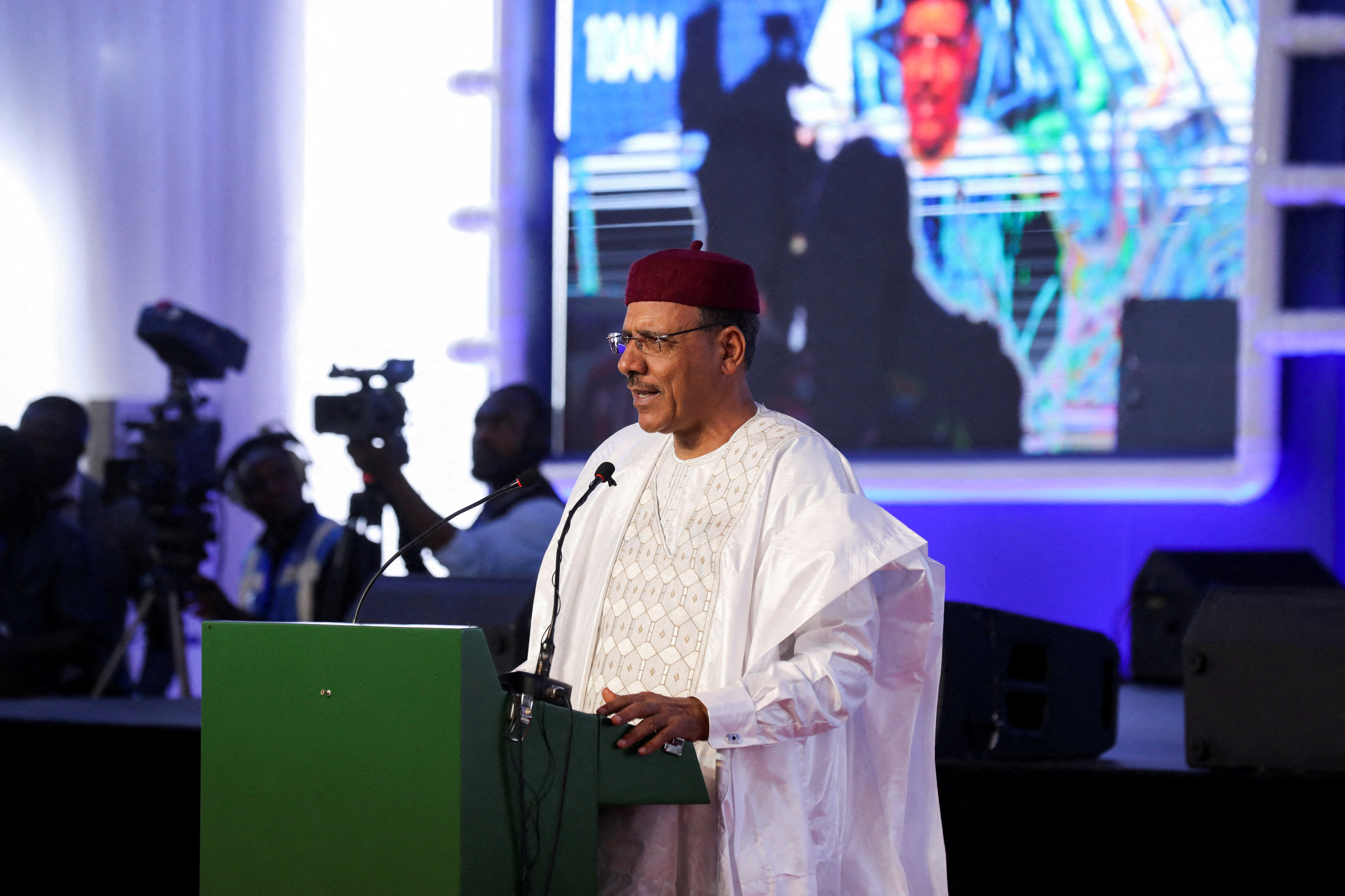 Niger's President Mohamed Bazoum speaks during the commissioning of Dangote Petroleum refinery in Ibeju-Lekki, Lagos, Nigeria