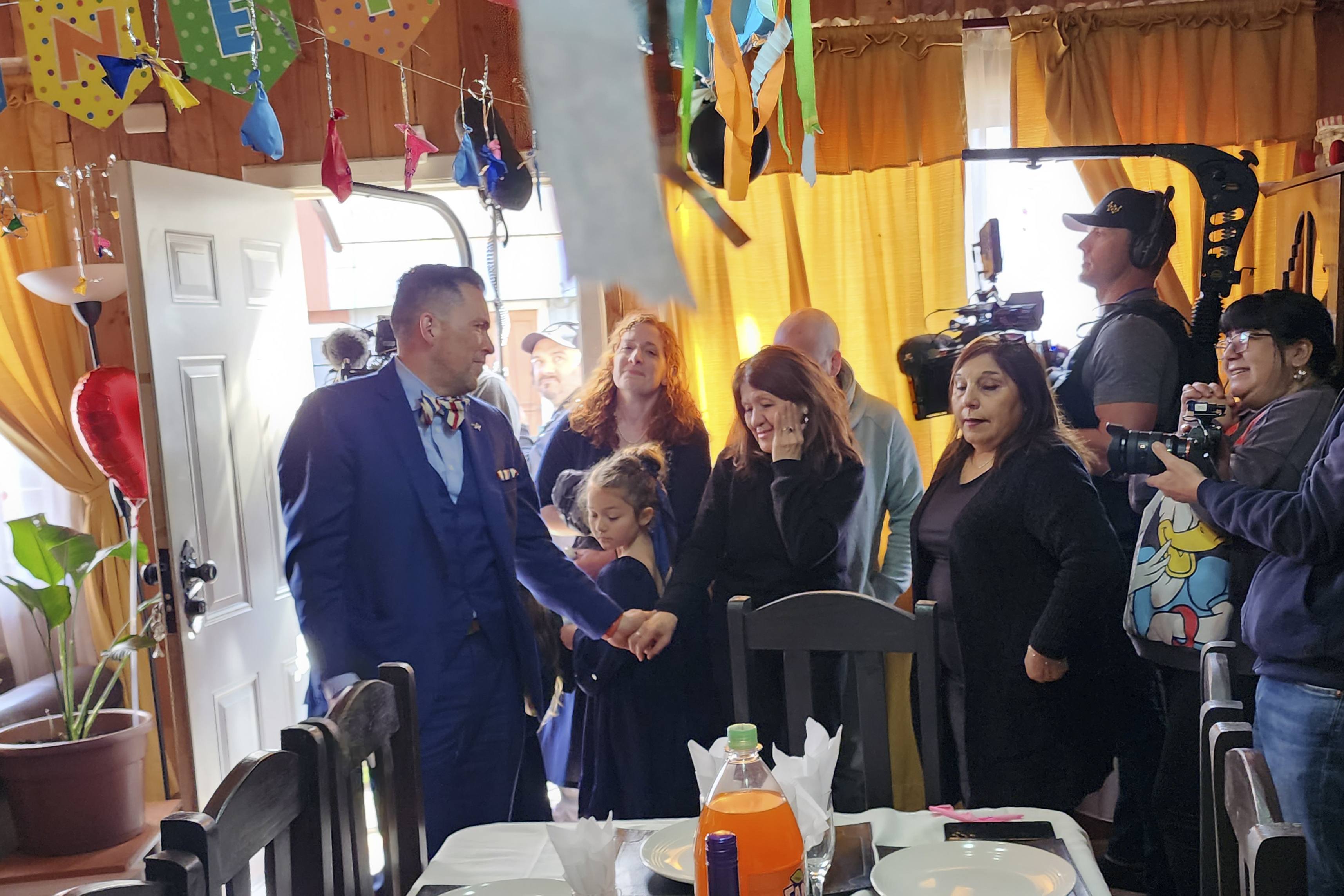 Thyden travelled to Chile with his wife and their two daughters to meet his newly discovered family