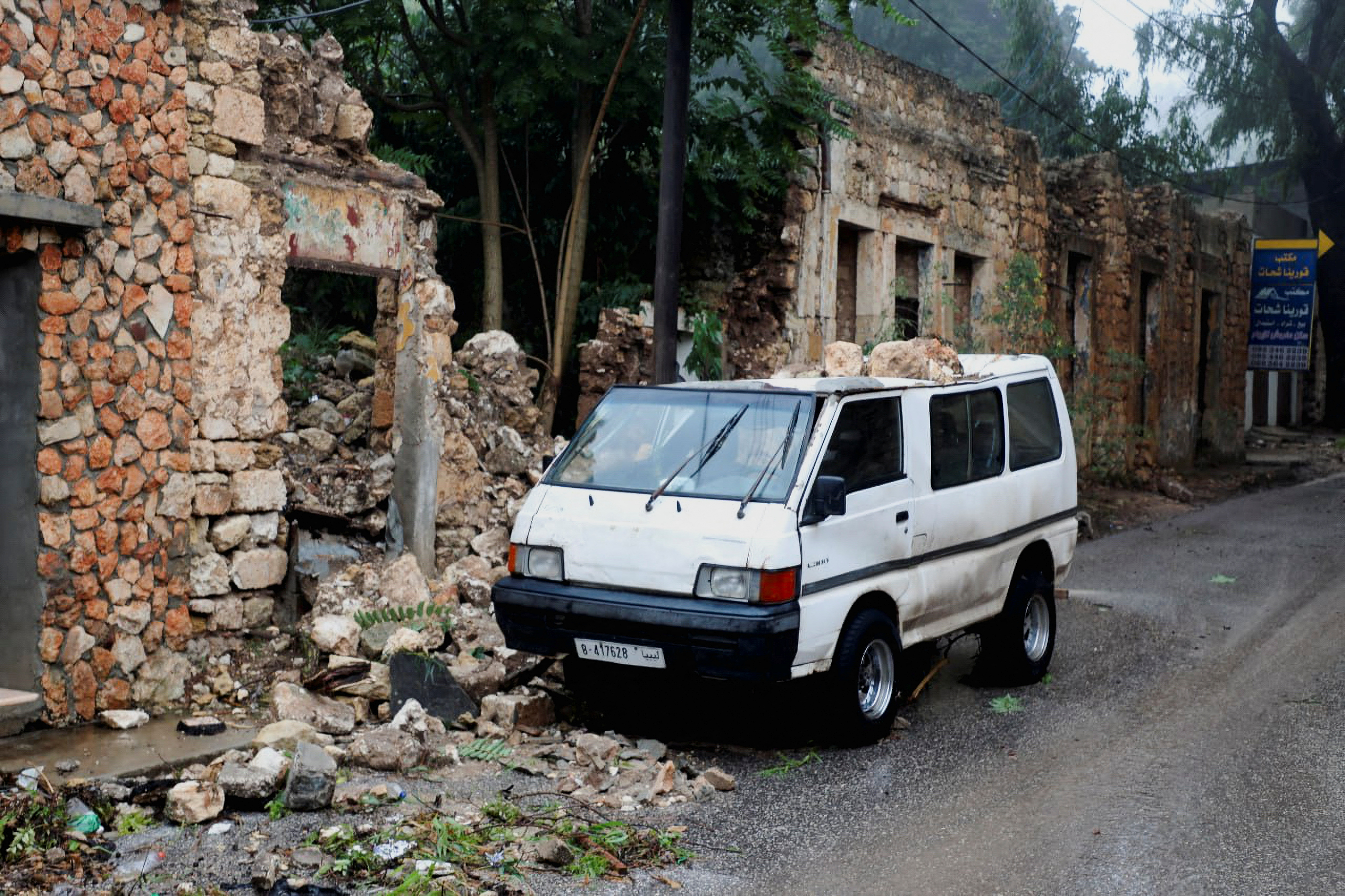 Flooding in Libya leaves 2,000 people feared dead and more missing after storm collapsed dams