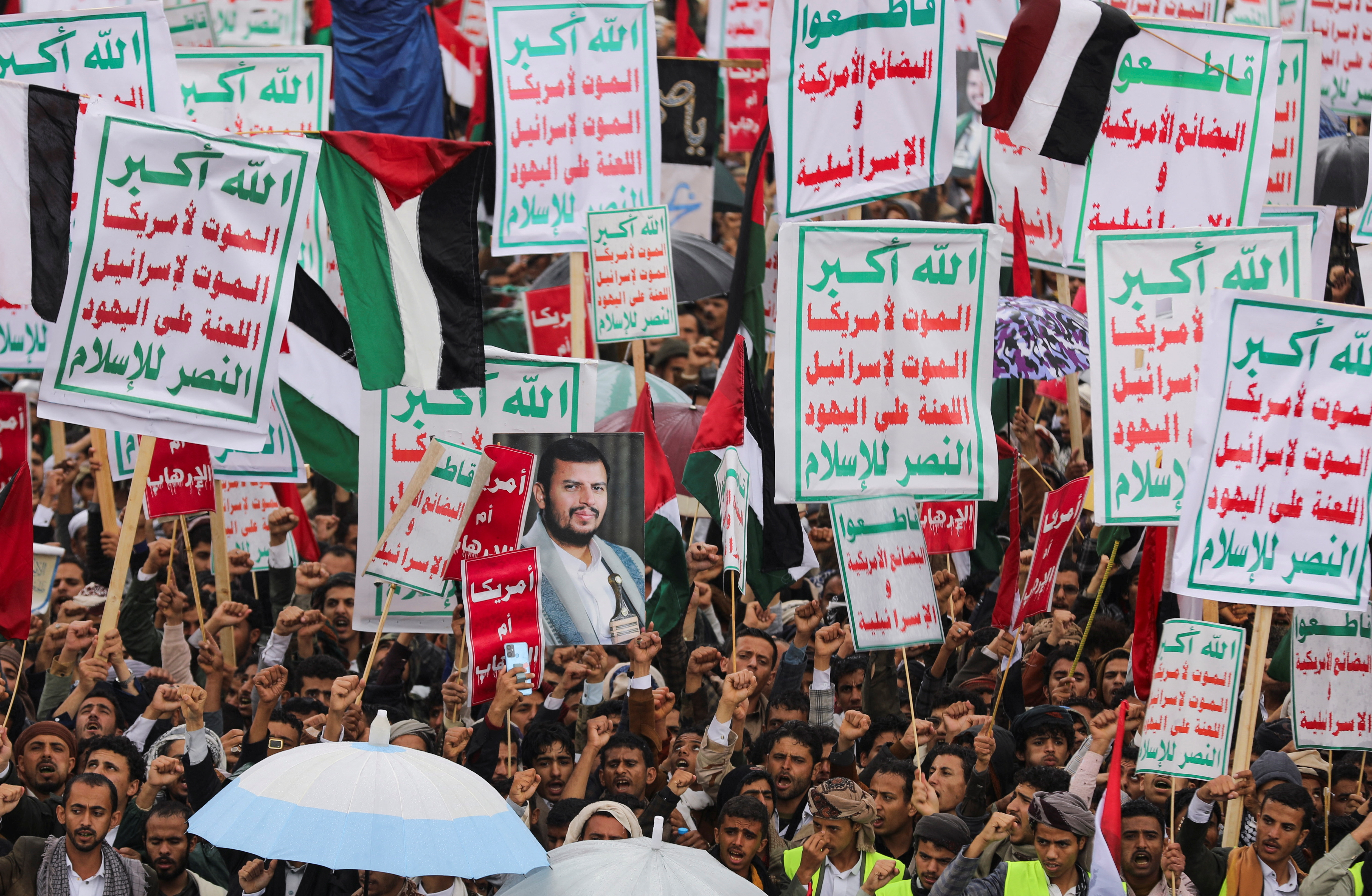 Houthi supporters rally in Sanaa