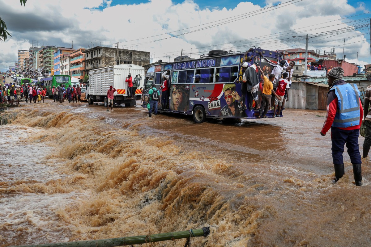 The number of casualties is expected to increase as flooding continues across Kenya
