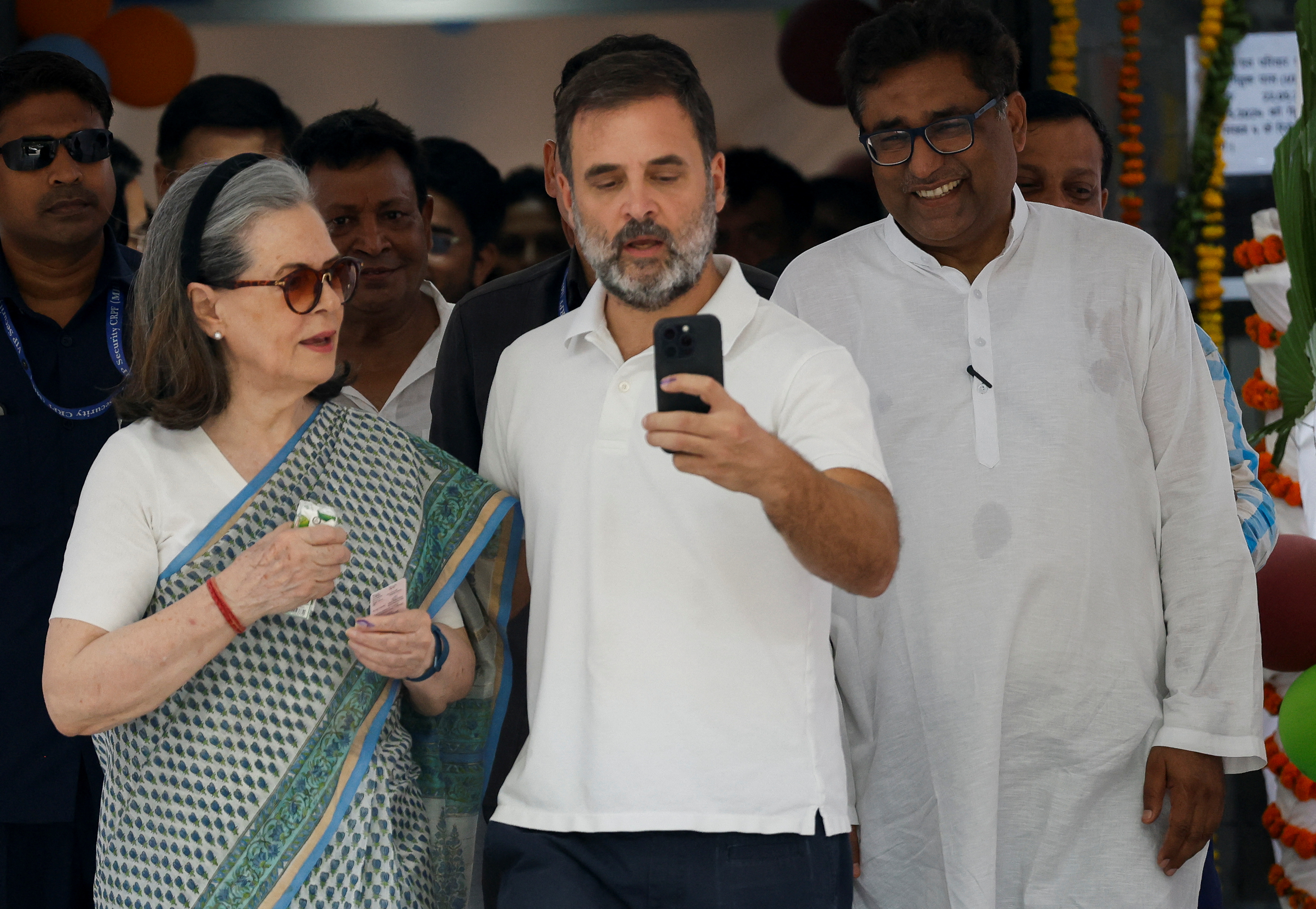 Rahul Sonia Gandhi India election