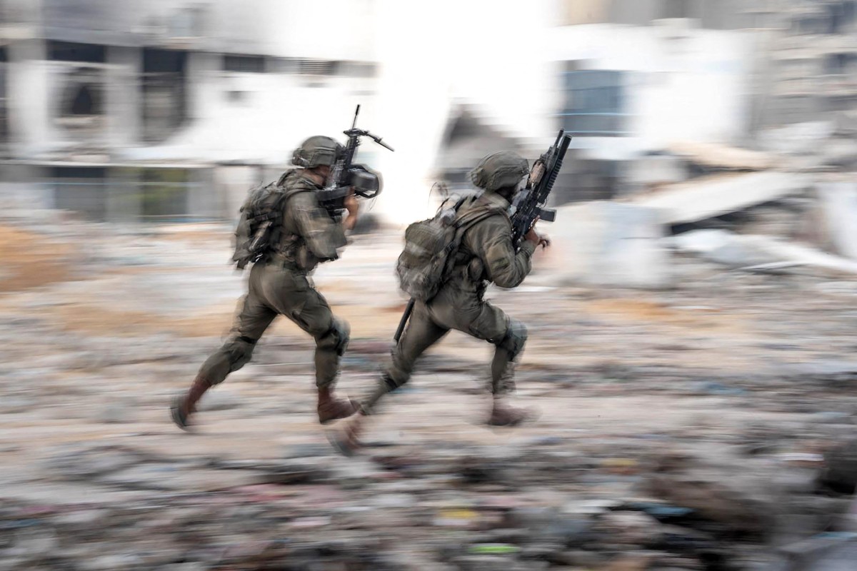 running soldiers
