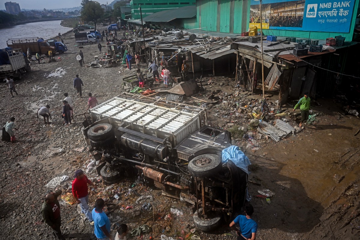 Nepal surveys flood damage as death toll reaches 192