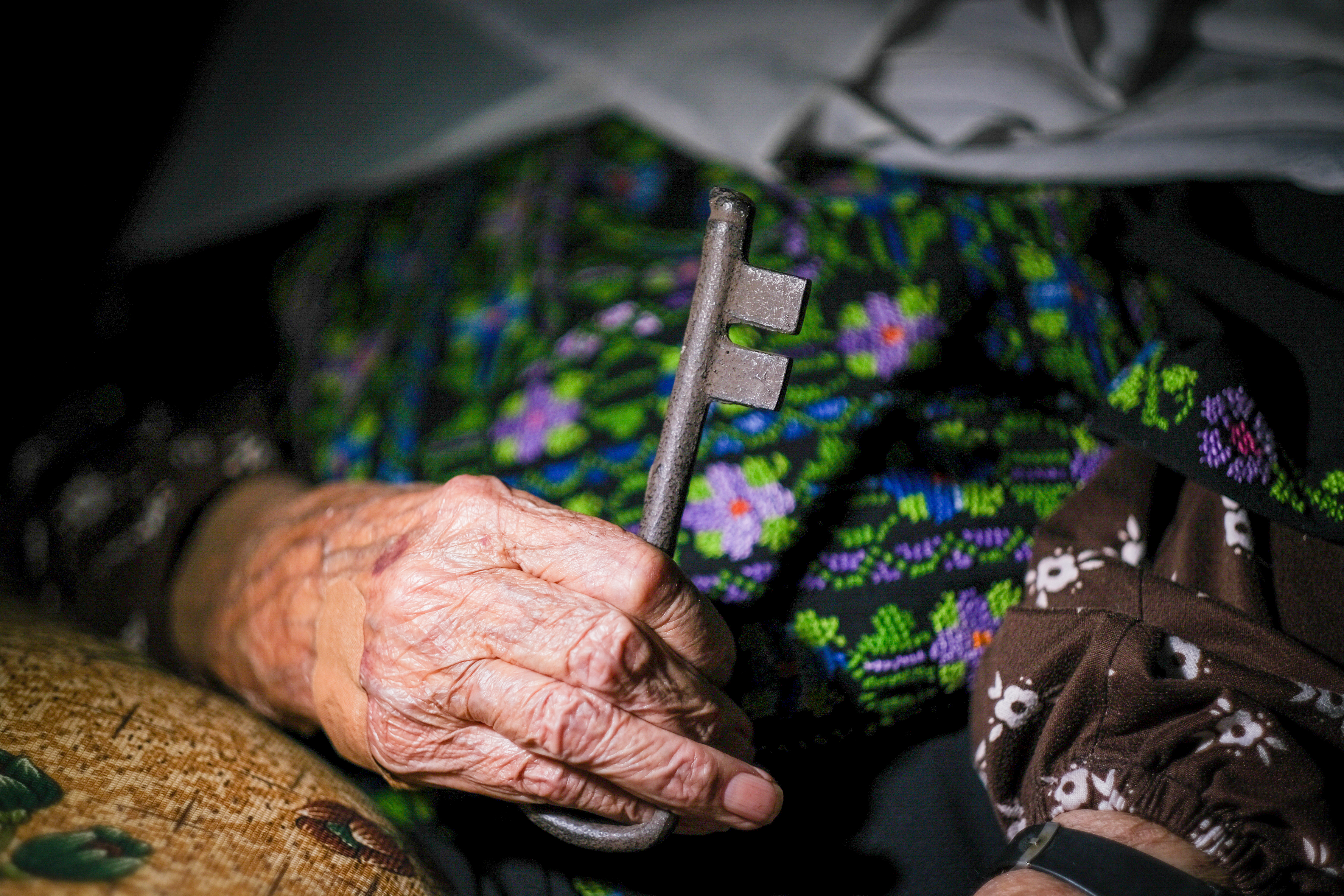 Palestinians keys Israel