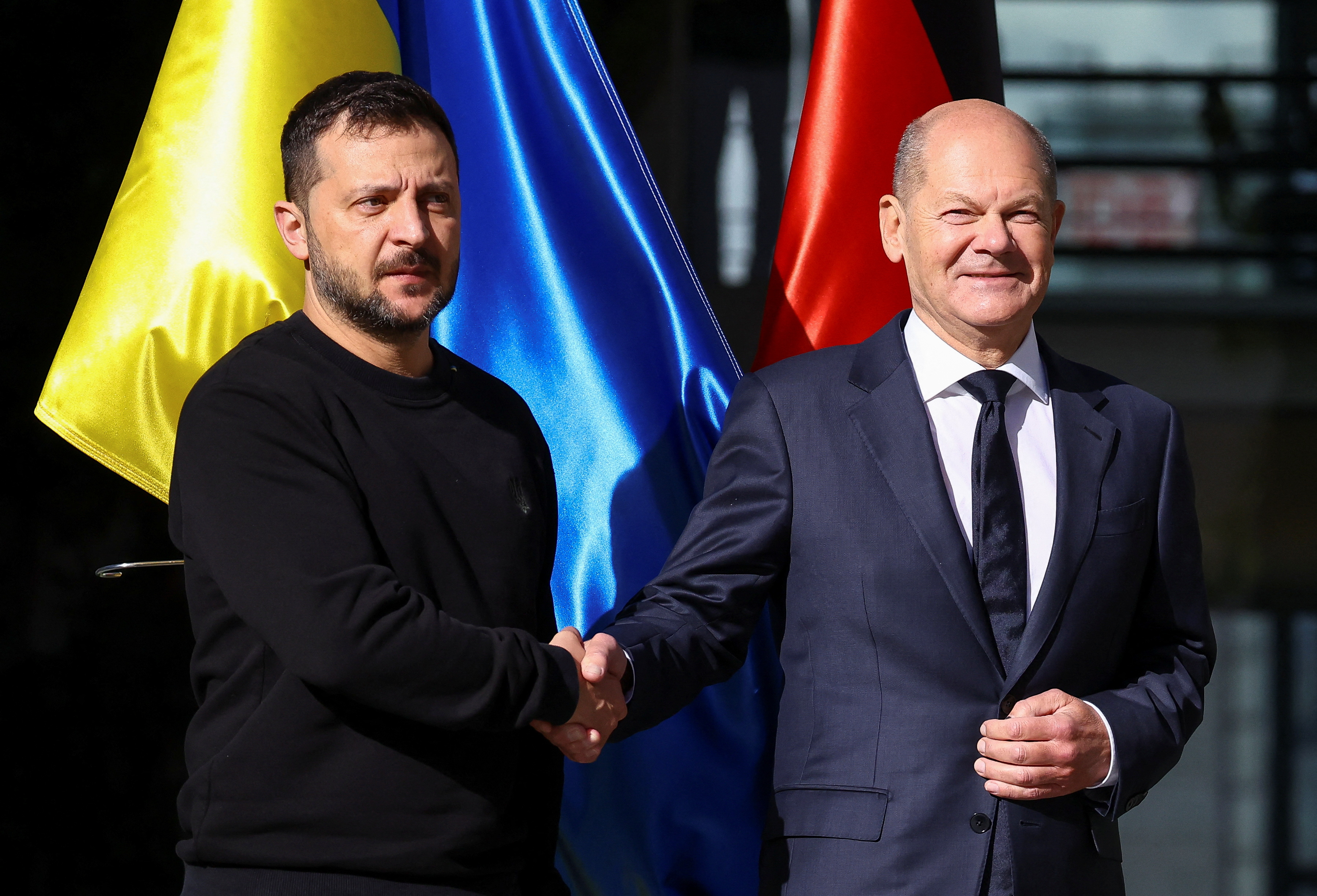 Ukrainian President Volodymyr Zelenskiy and German Chancellor Olaf Scholz
