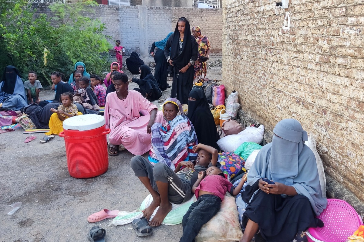 Sudanese, displaced from the Jazirah district, arrive in the eastern city of Gedaref
