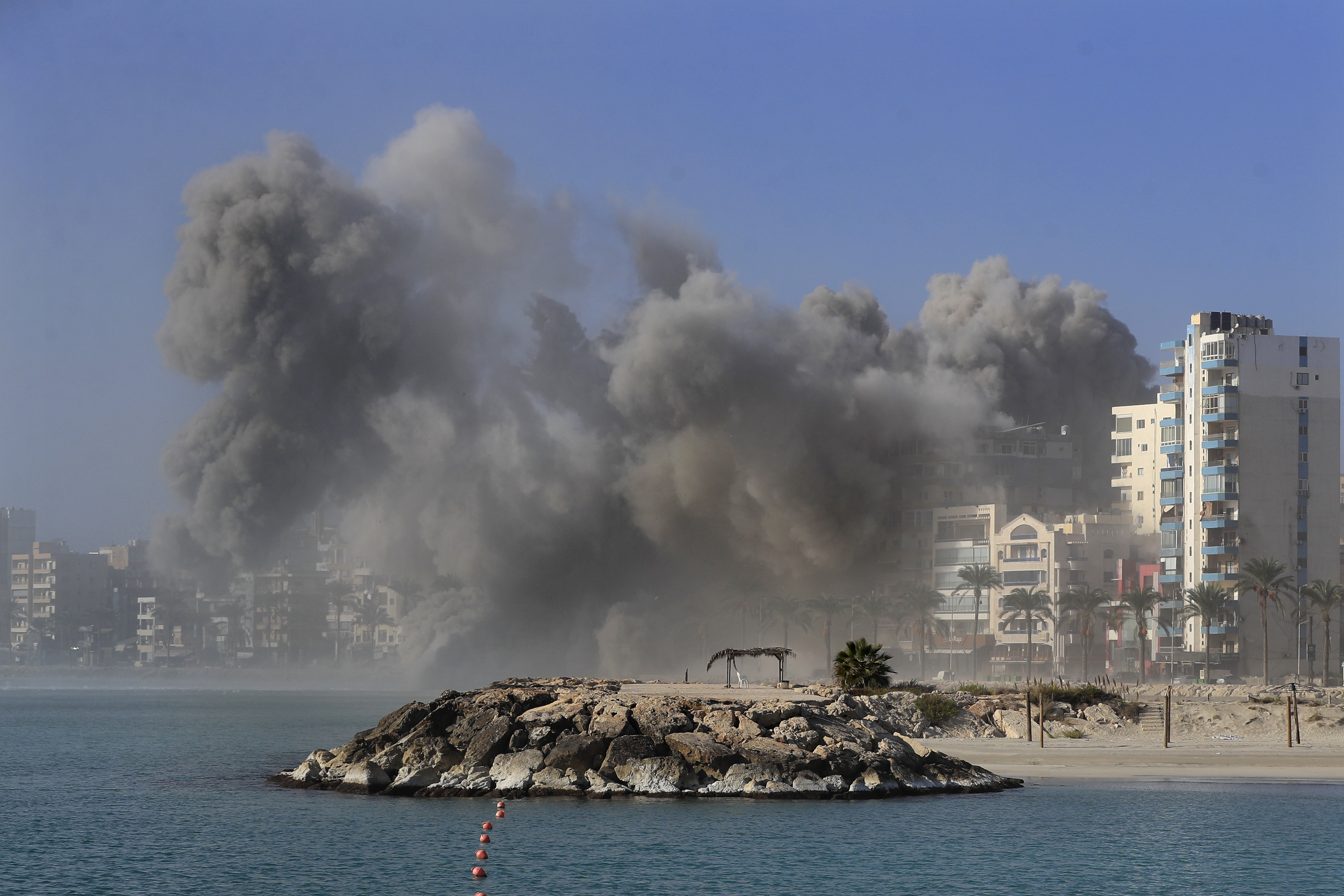 Israel launches fresh strikes on Tyre after 7 killed in earlier raid