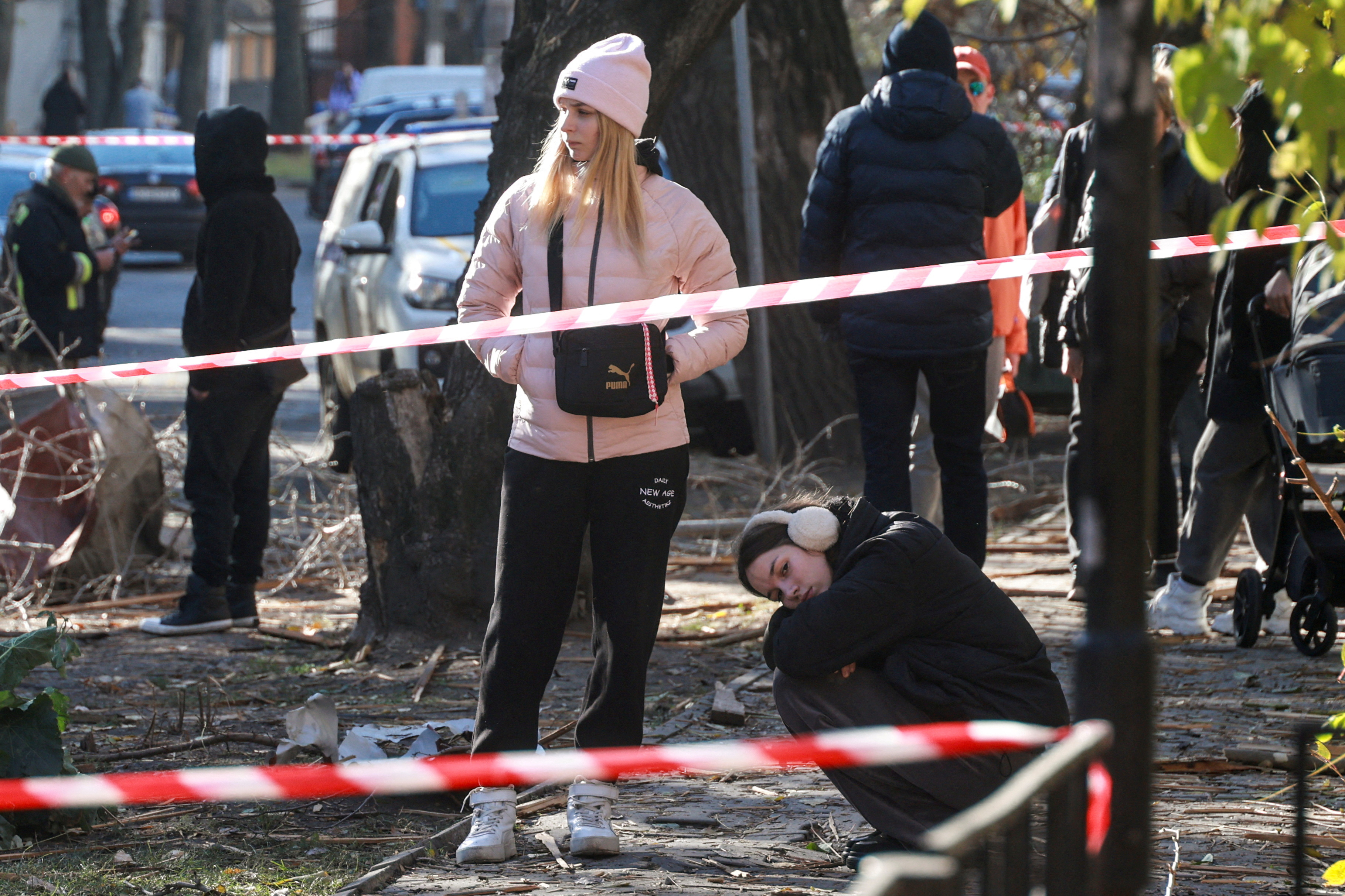 Residents are seen at a site of a Russian missile strike, amid Russia's attack on Ukraine, in Odesa, Ukraine November 25, 2024. REUTERS/Nina Liashonok TPX IMAGES OF THE DAY