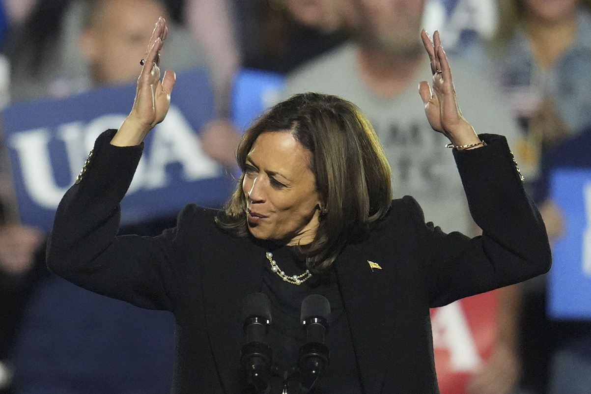 harris at rally