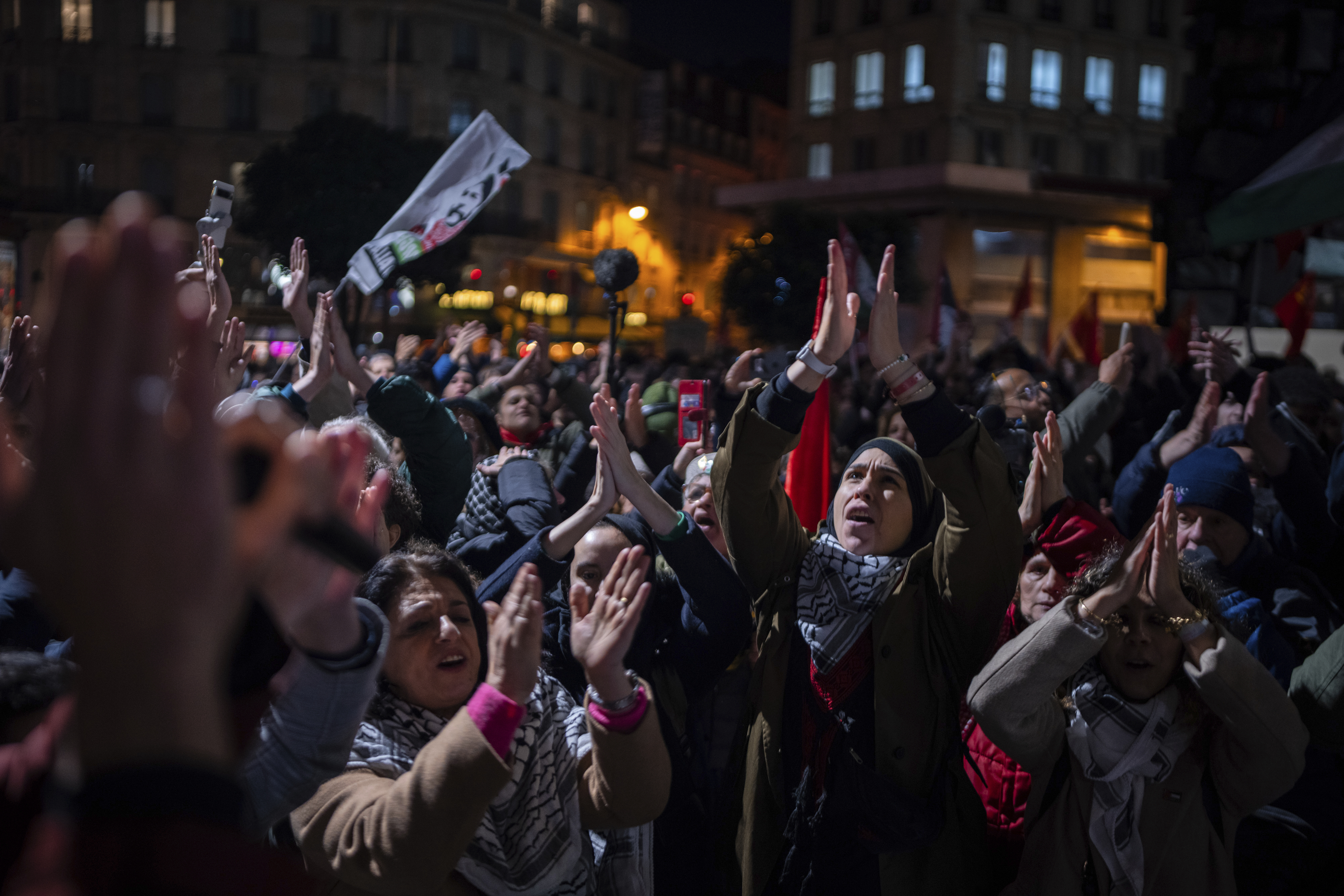 Protests in Paris over pro-Israel gala organised by far-right figures