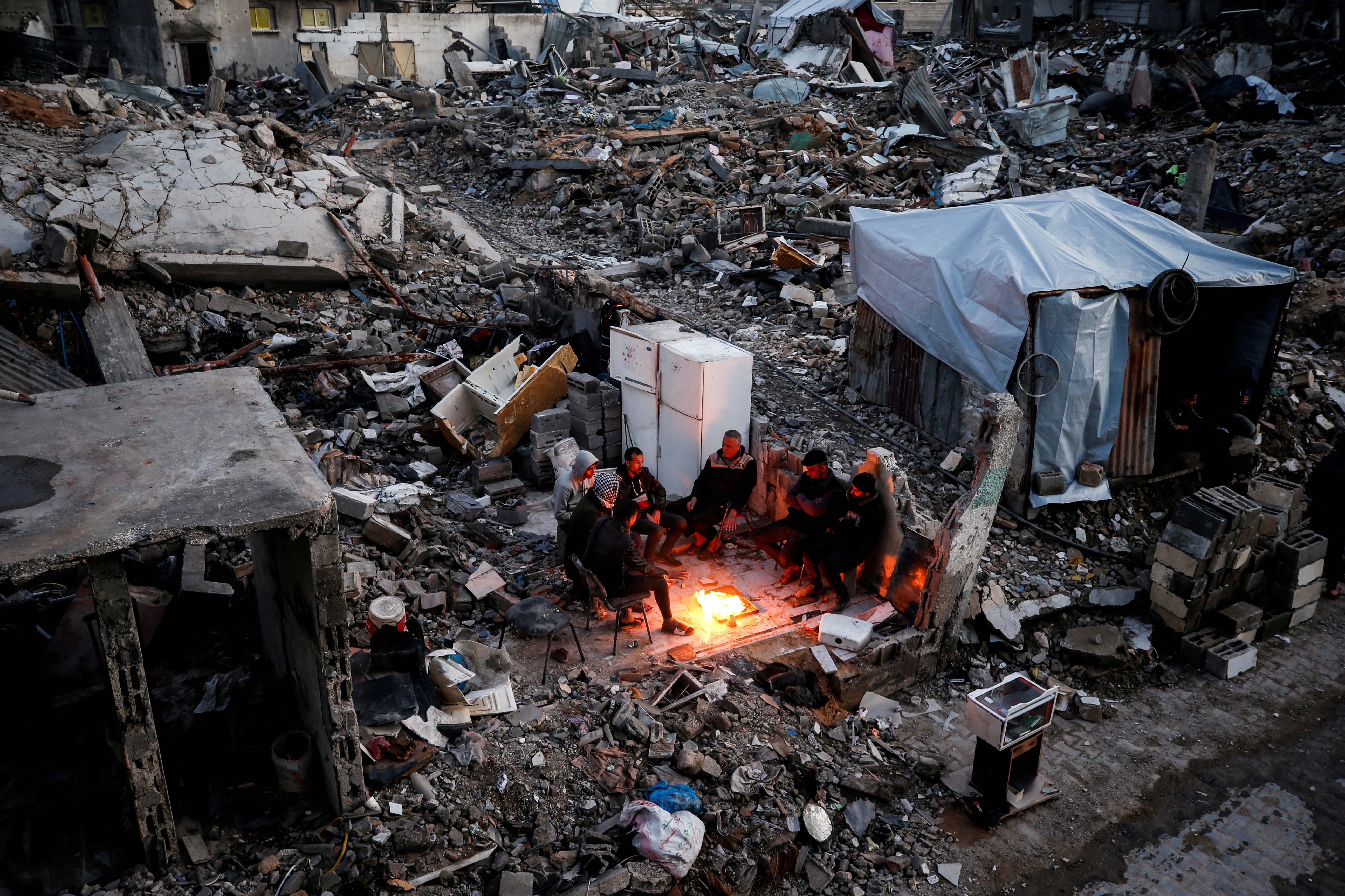 Displaced Palestinians endure life amidst destruction in Gaza