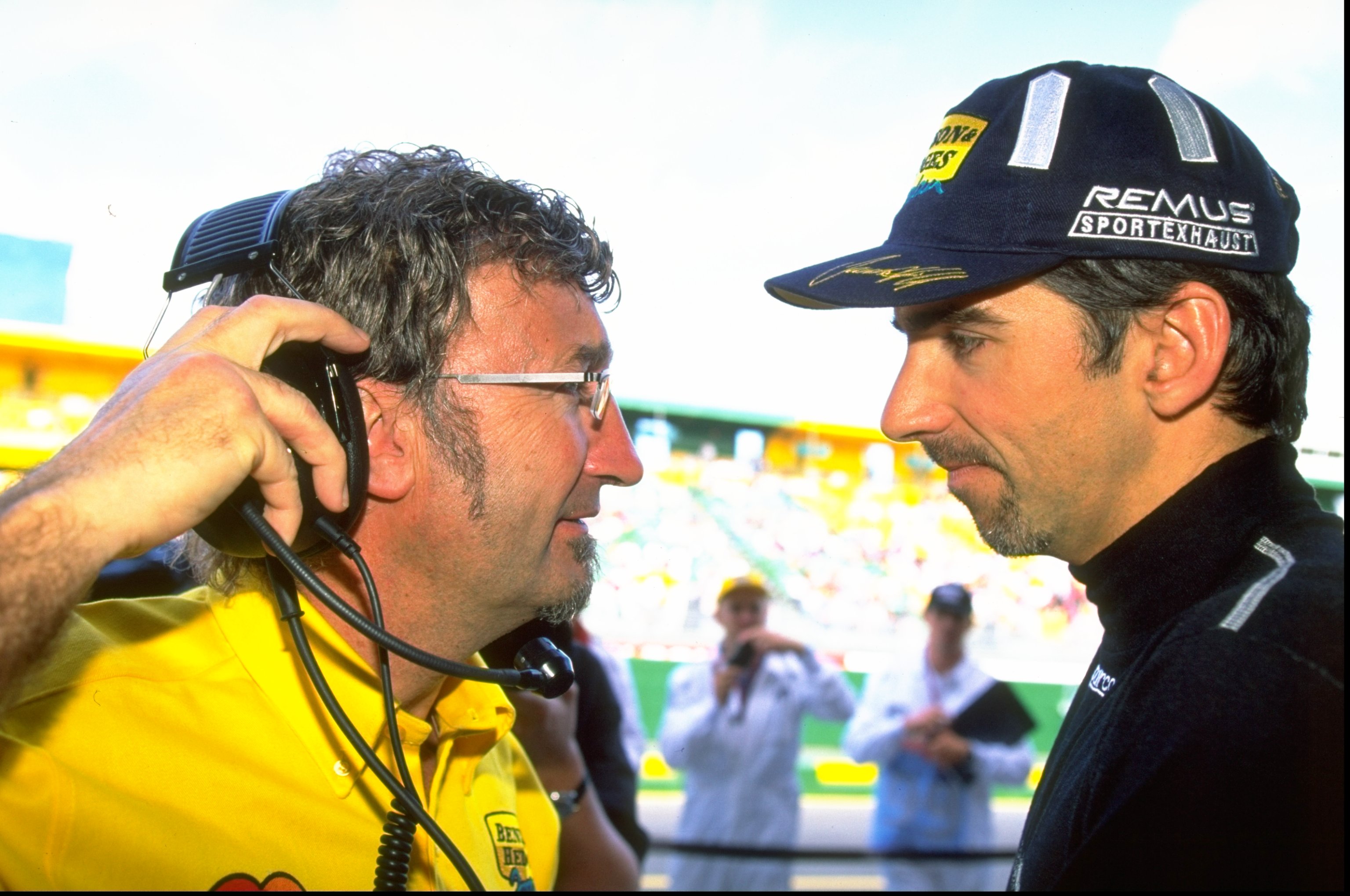 Damon Hill, right, talks to his boss Eddie Jordan at the Formula One Australian Grand Prix at Albert Park in Melbourne on March 4, 1999