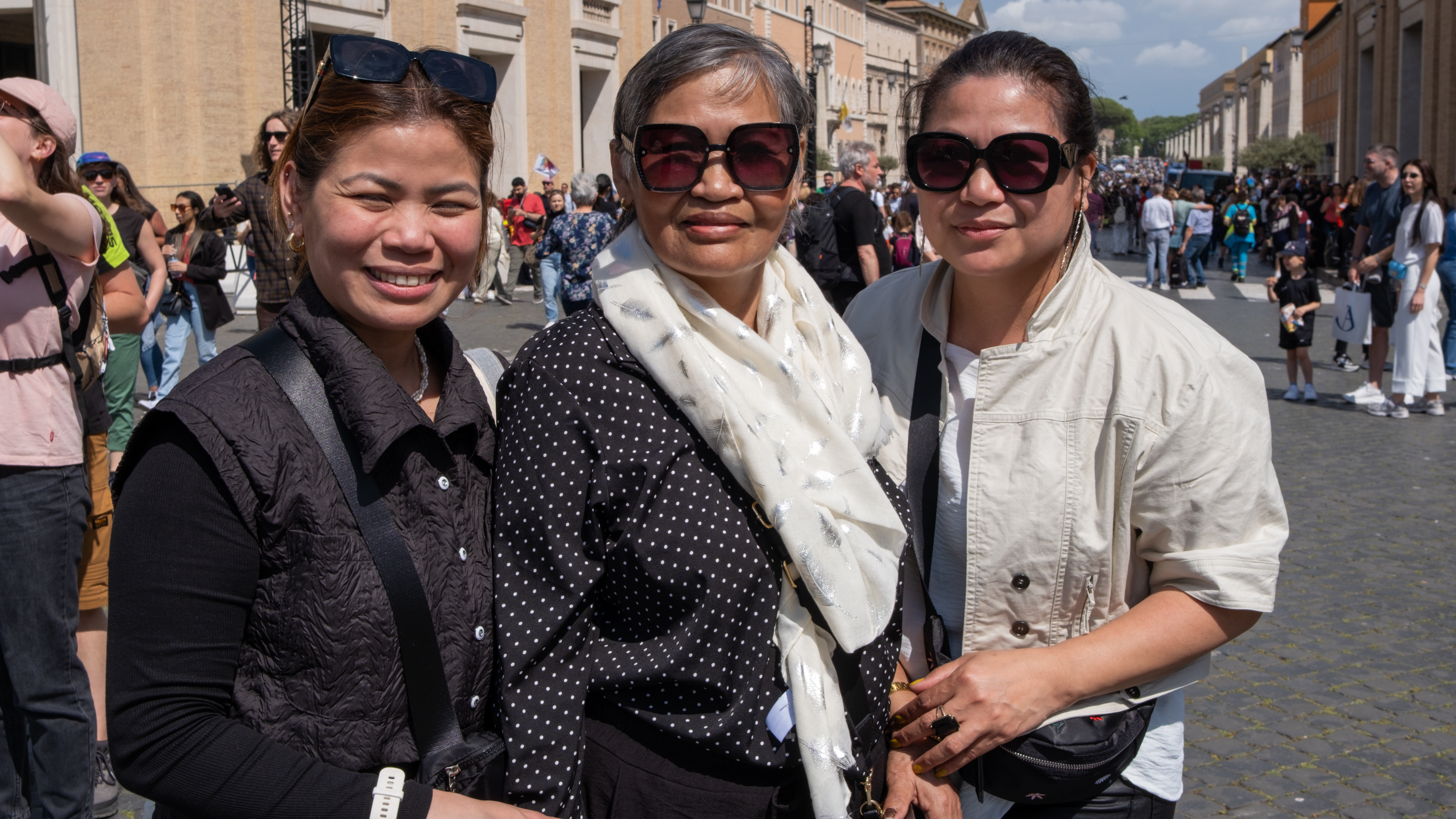 Annalia Alia (centre) with her two daughters