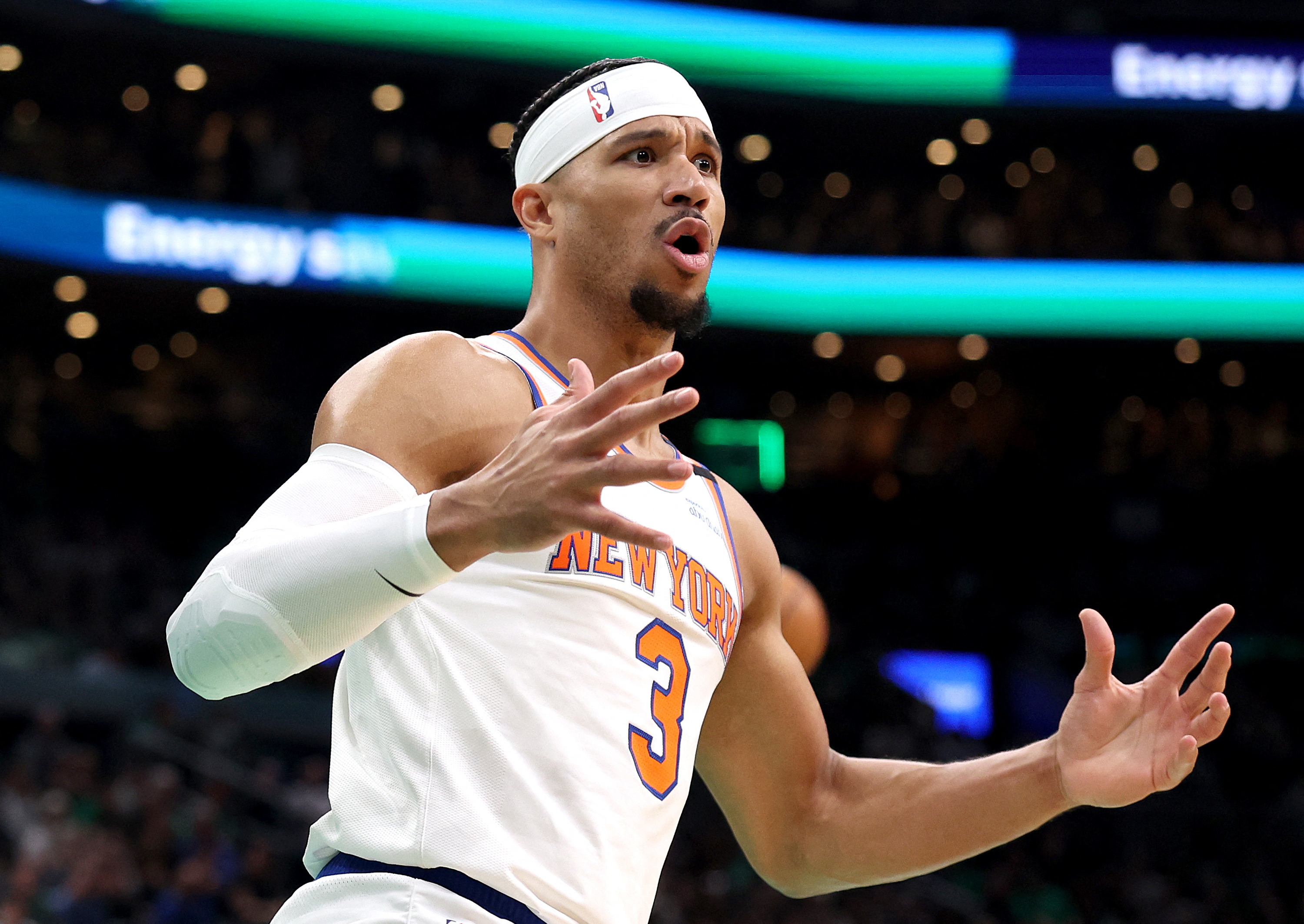 Josh Hart reacts.
