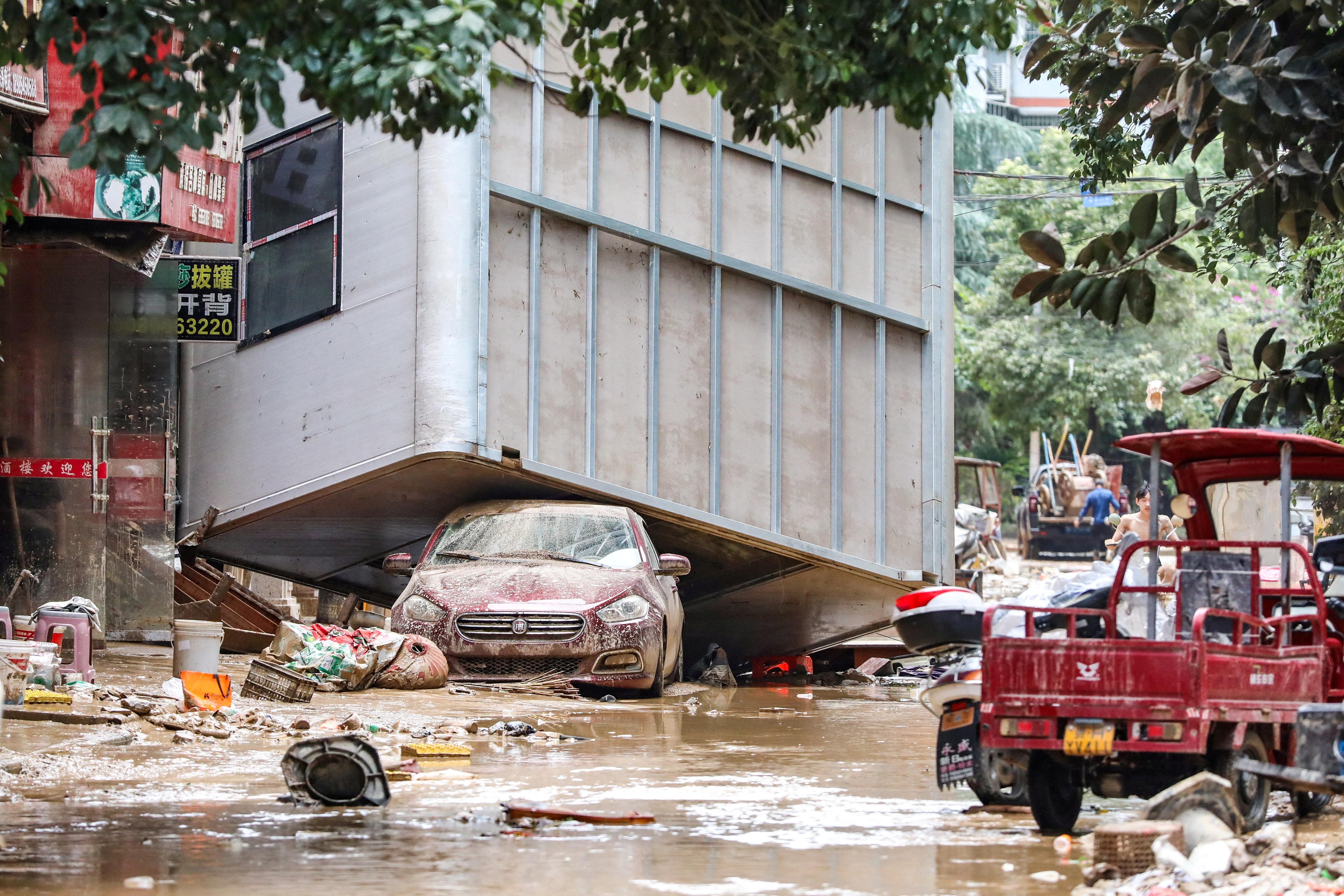China floods leave six dead and thousands displaced