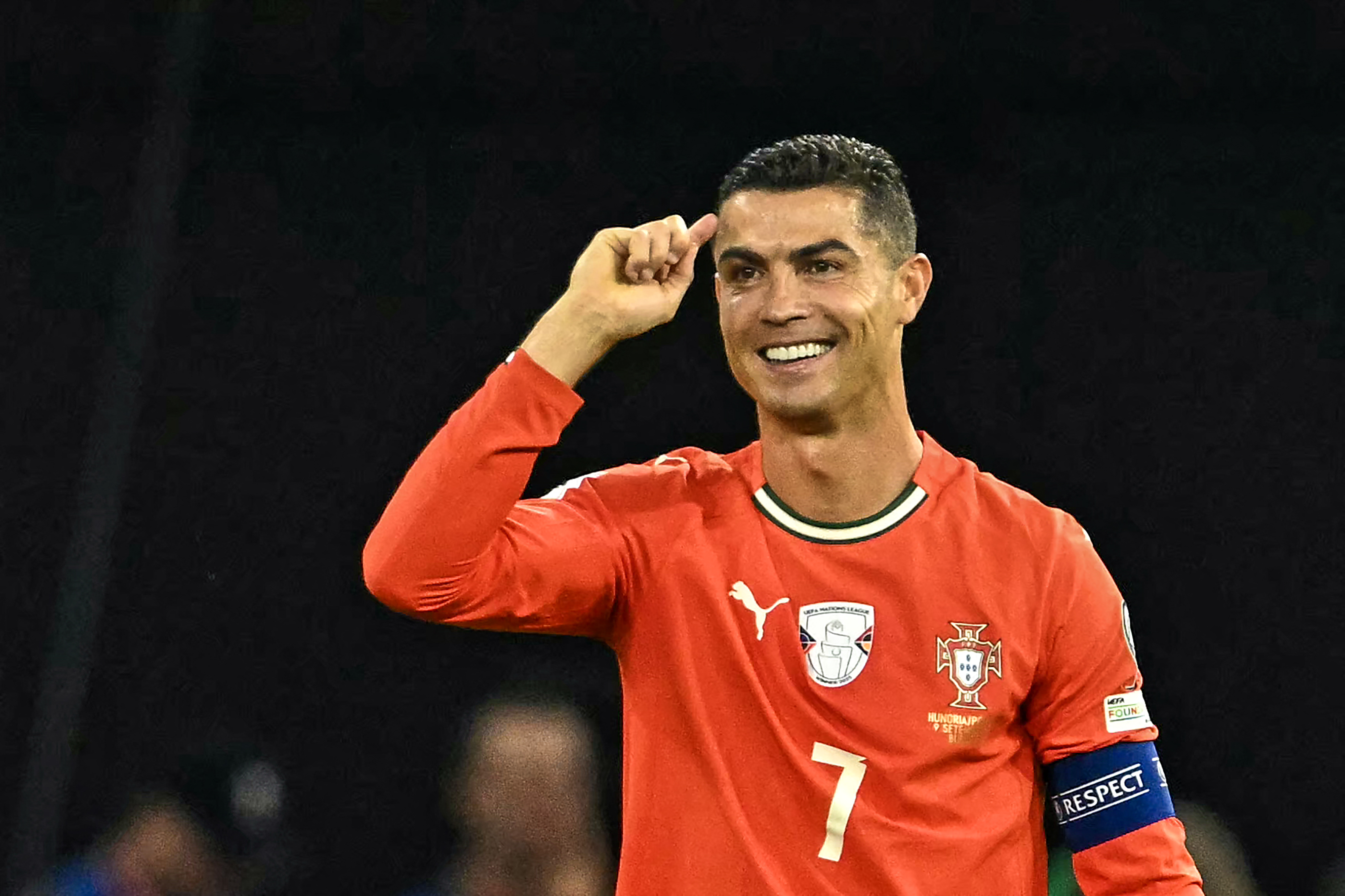 Ronaldo reacts.