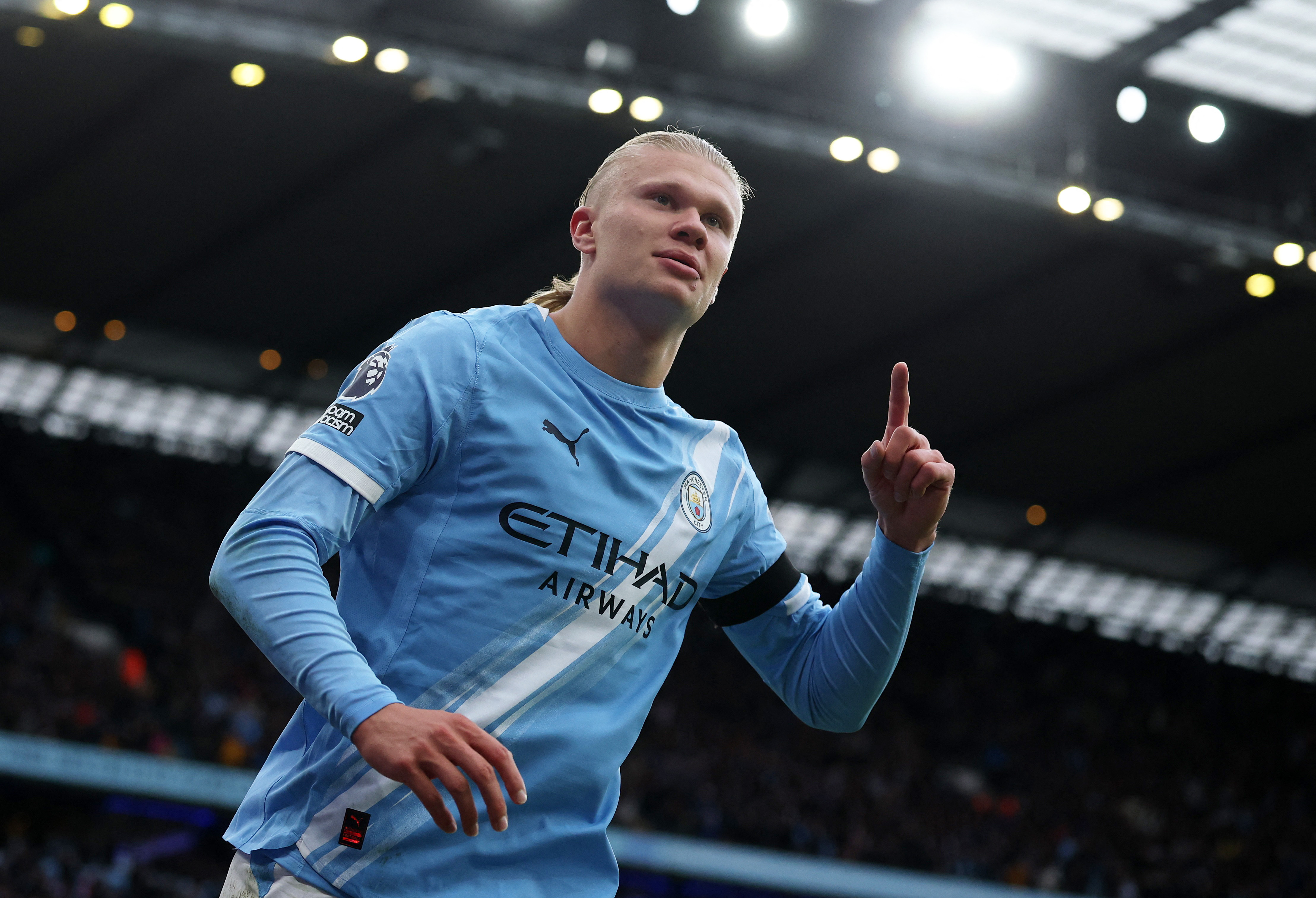 Soccer Football - Premier League - Manchester City v Manchester United - Etihad Stadium, Manchester, Britain - September 14, 2025 Manchester City's Erling Haaland celebrates scoring their second goal REUTERS/Phil Noble EDITORIAL USE ONLY. NO USE WITH UNAUTHORIZED AUDIO, VIDEO, DATA, FIXTURE LISTS, CLUB/LEAGUE LOGOS OR 'LIVE' SERVICES. ONLINE IN-MATCH USE LIMITED TO 120 IMAGES, NO VIDEO EMULATION. NO USE IN BETTING, GAMES OR SINGLE CLUB/LEAGUE/PLAYER PUBLICATIONS. PLEASE CONTACT YOUR ACCOUNT REPRESENTATIVE FOR FURTHER DETAILS..