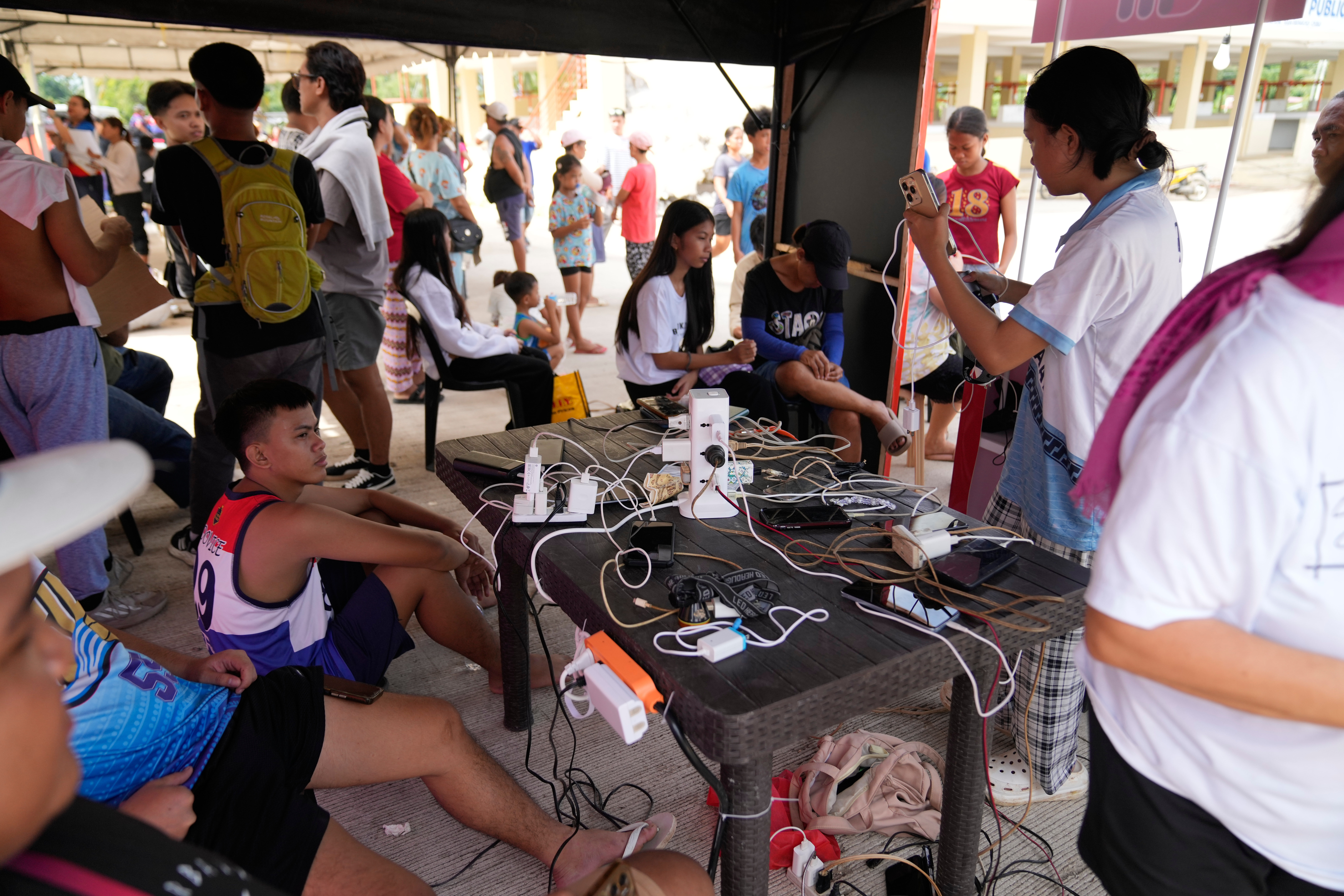 Earthquake death toll rises to 72 in Philippines as recovery efforts shift