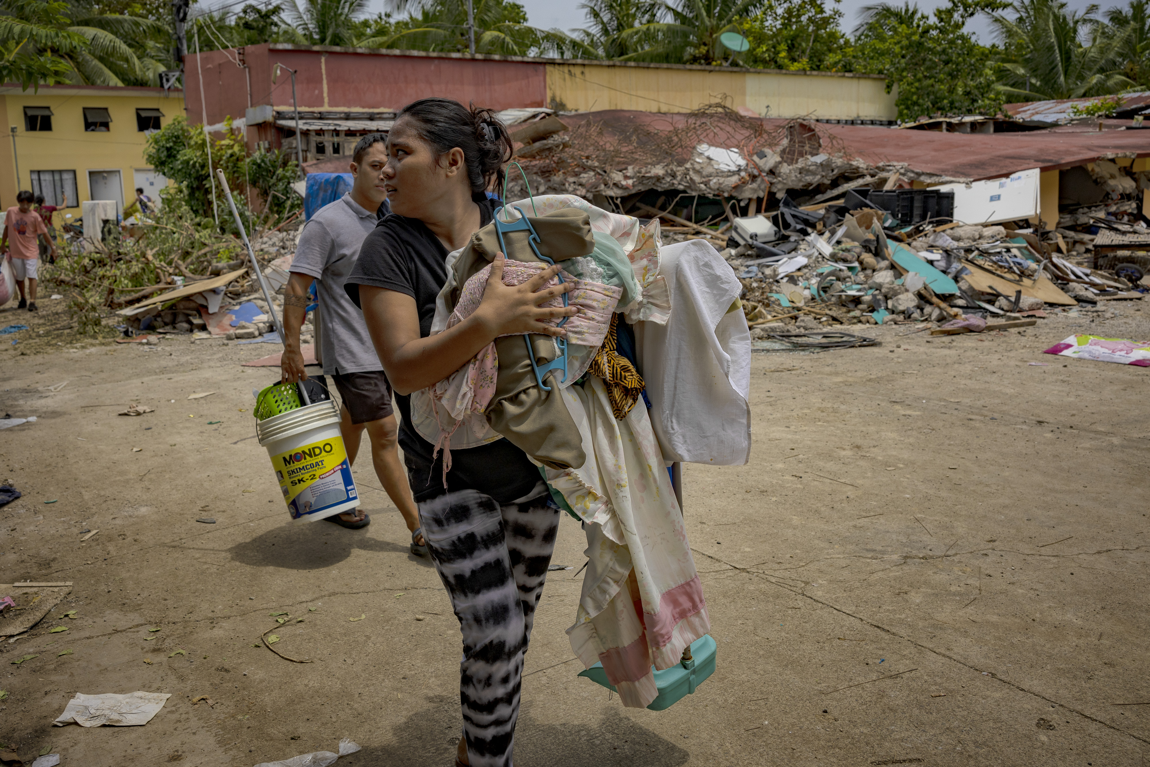 Earthquake death toll rises to 72 in Philippines as recovery efforts shift