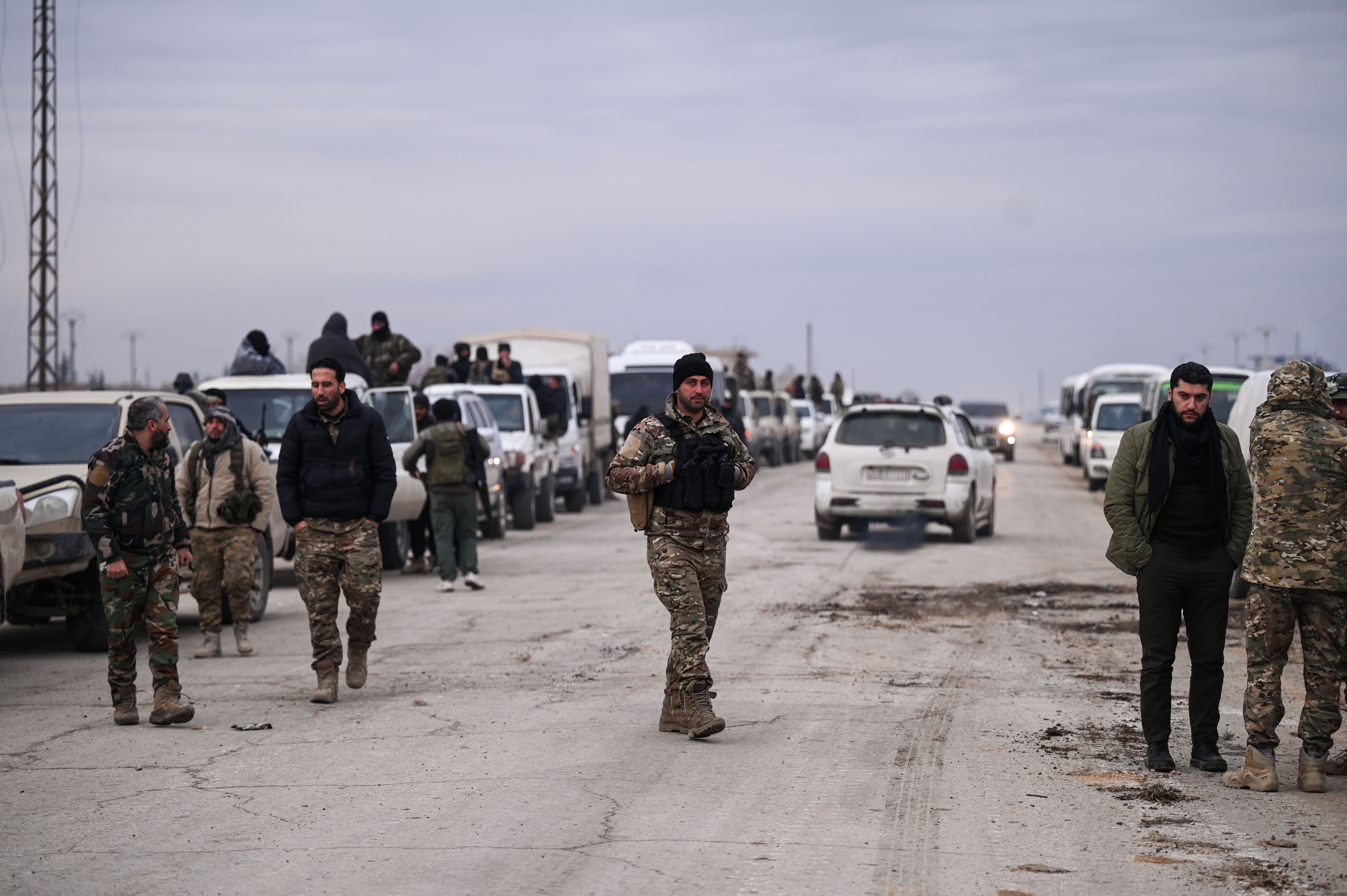 Syrian army enters the city after SDF withdraws from Dayr Hafir