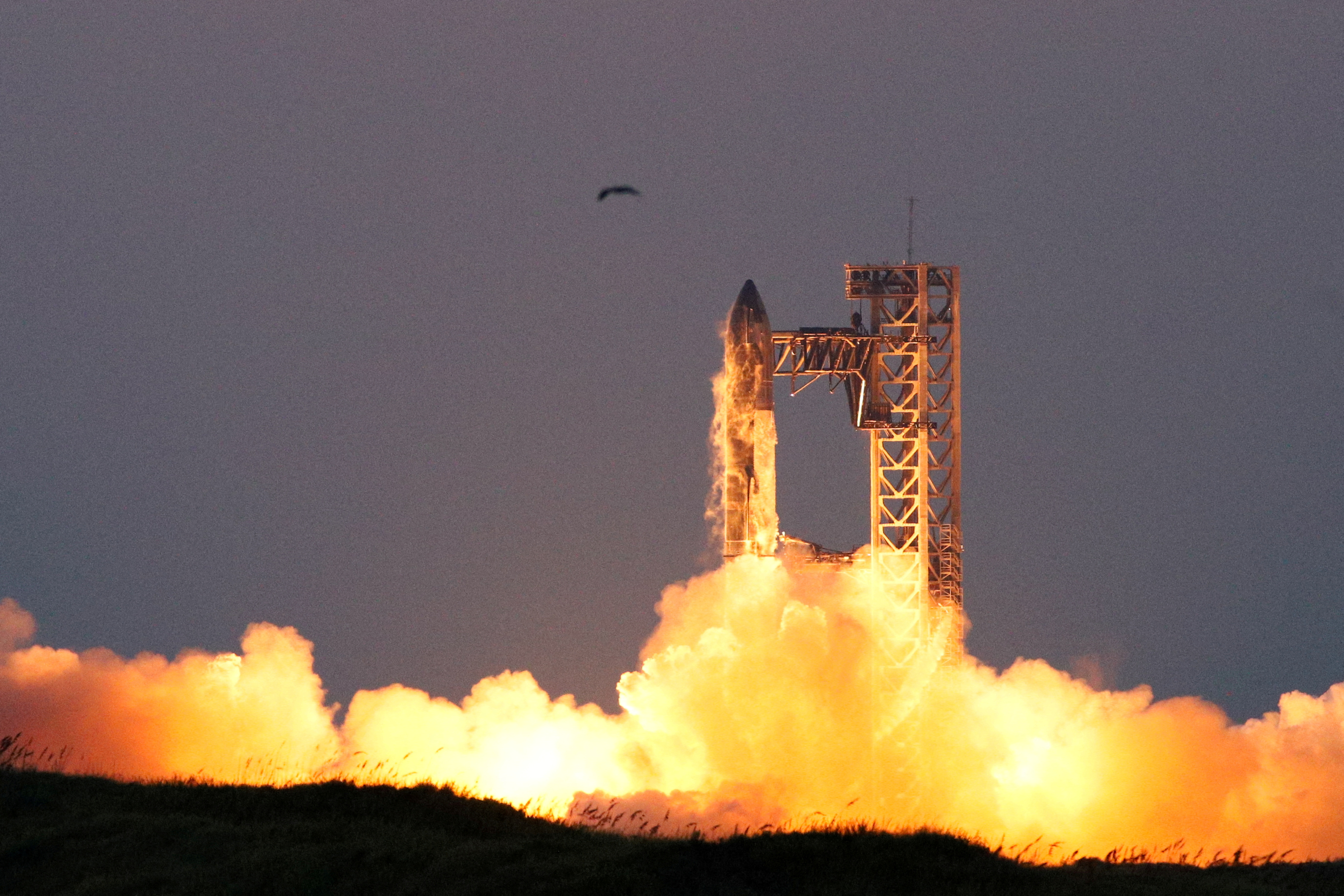 FILE PHOTO: SpaceX's Starship lifts off during its fifth flight test, in Boca Chica, Texas, U.S., October 13, 2024. REUTERS/Kaylee Greenlee Beal/File Photo