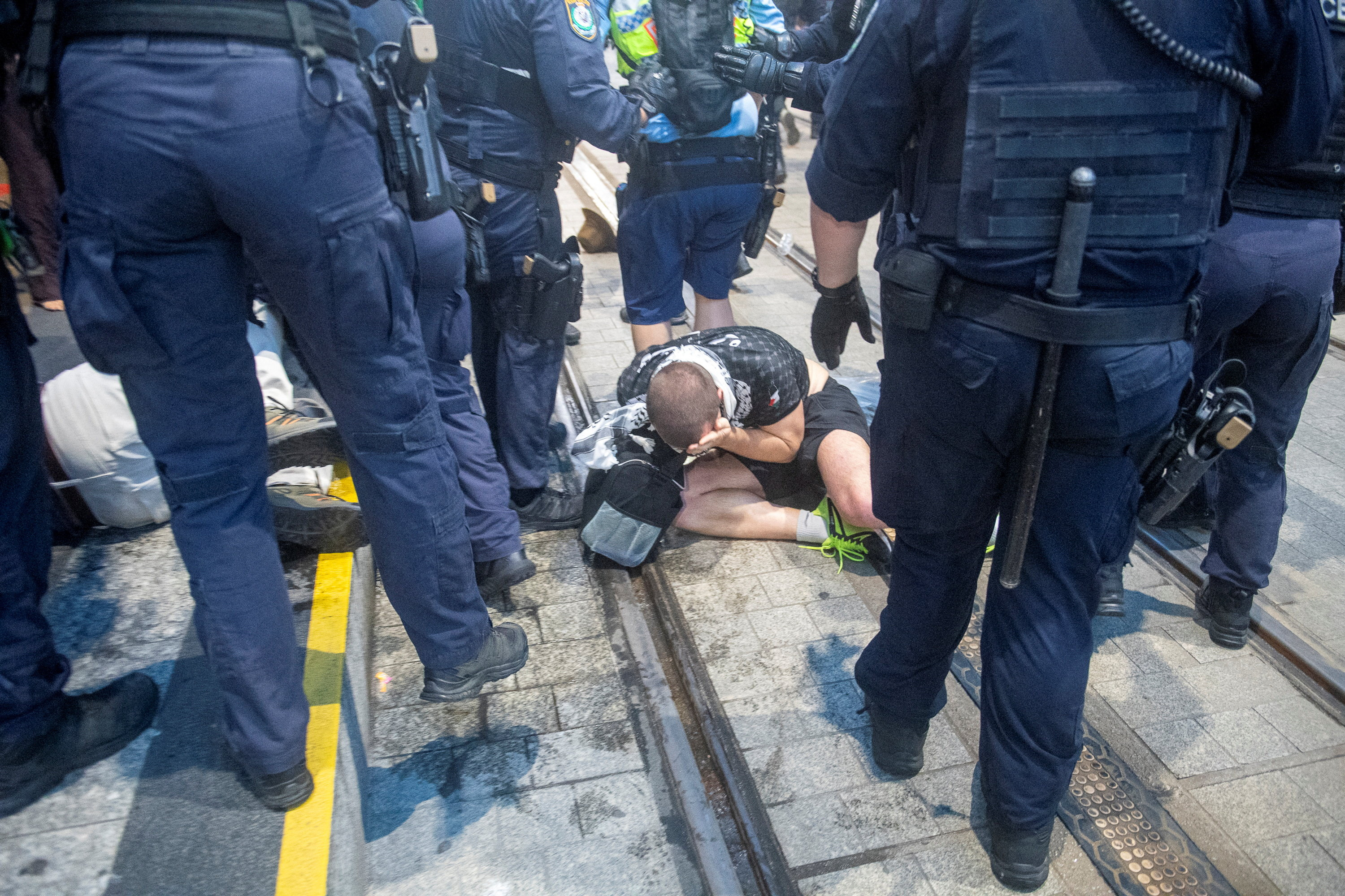 Sydney police use pepper spray on protesters during Herzog visit
