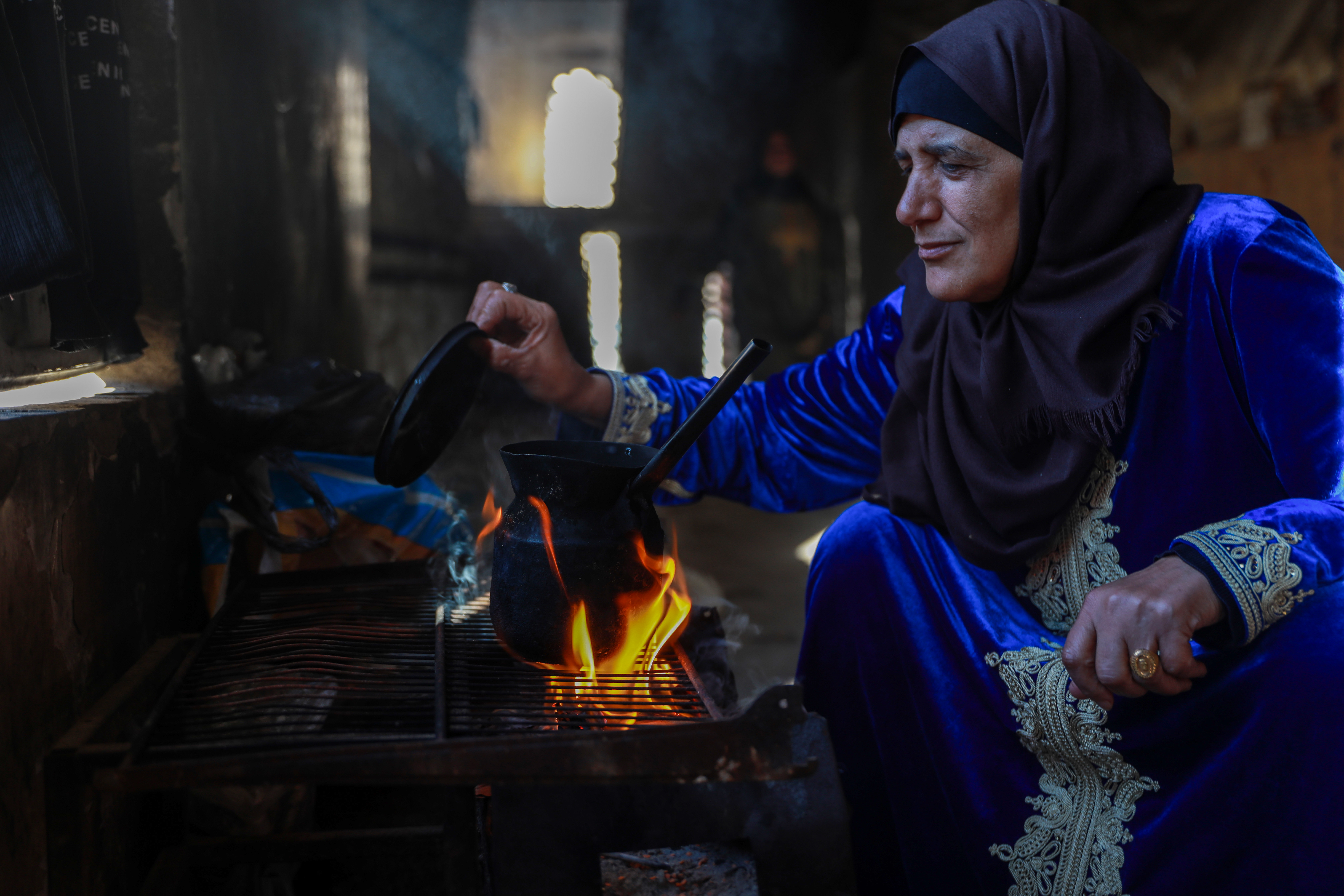 Gaza parenting story [Abdelhakim Abu Riash/Al Jazeera] (RESTRICTEF)