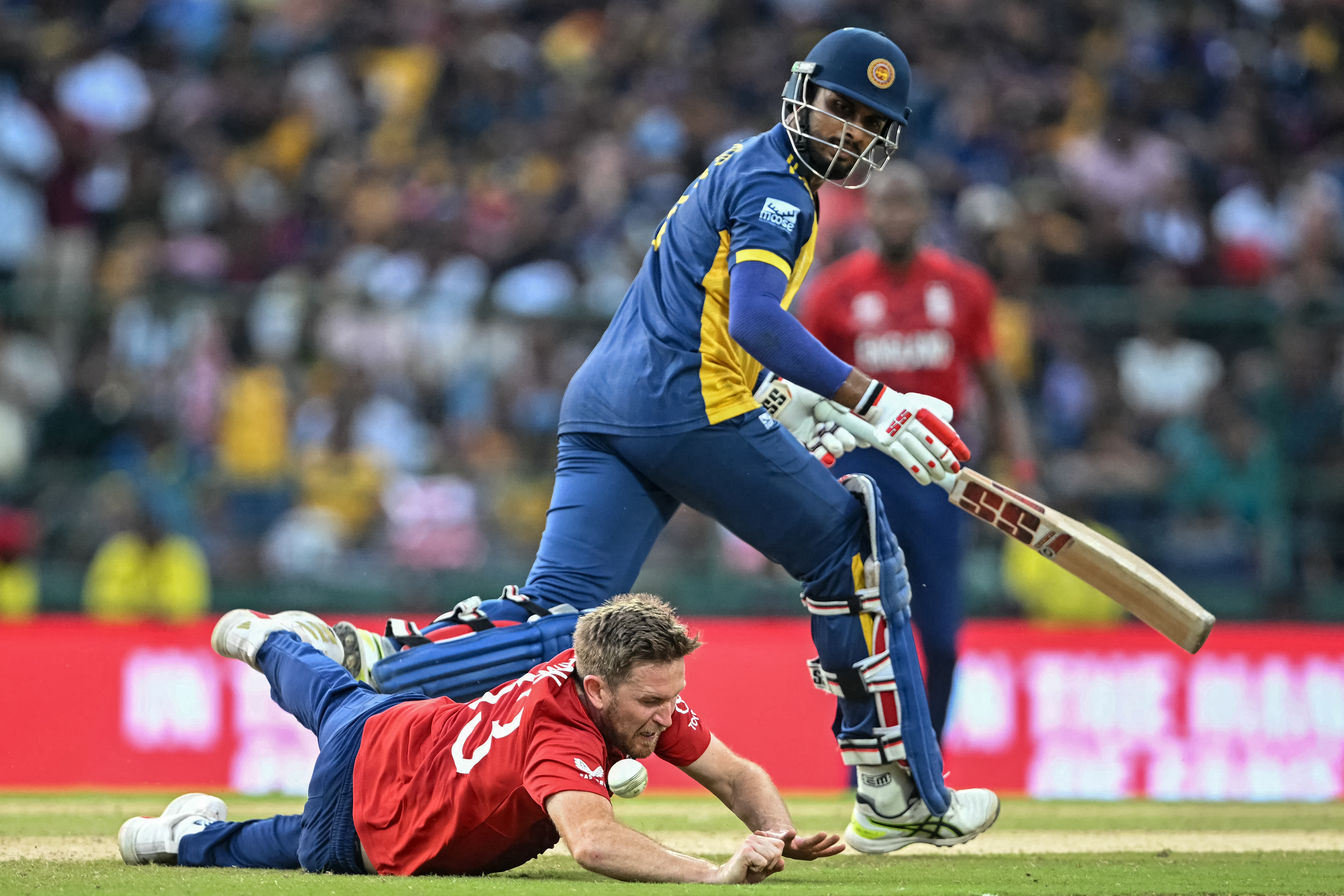 Dasun Shanaka in action.