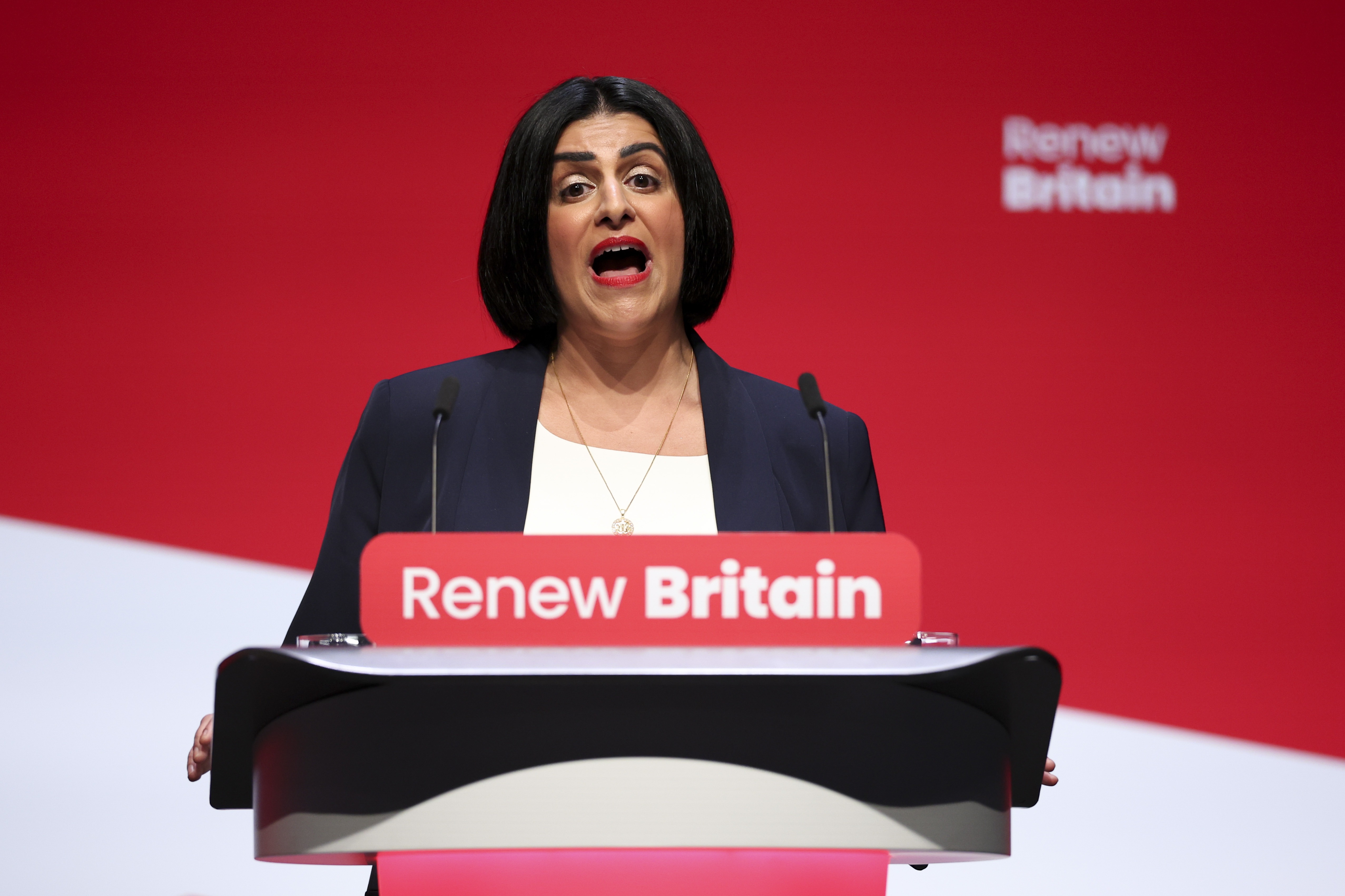 epa12414775 Britain's Home Secretary Shabana Mahmood delivers her keynote speech during the Labour Party Conference in Liverpool, Britain, 29 September 2025. The conference runs from 28 September to 01 October at the Arena Convention Centre in Liverpool. EPA/ADAM VAUGHAN