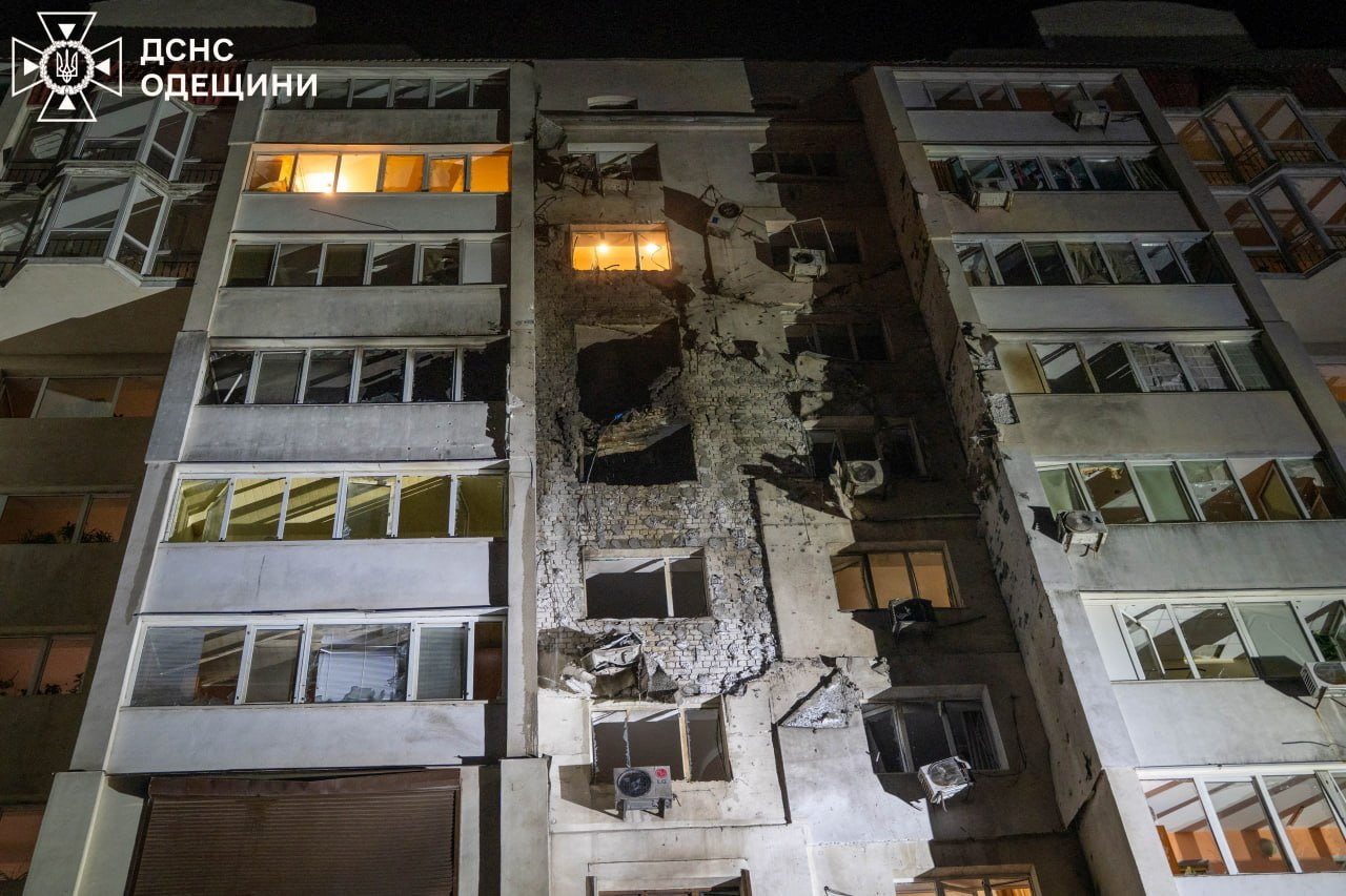 An apartment building hit during overnight Russian drone strikes, amid Russia's attack on Ukraine, in Odesa, Ukraine March 28, 2026. Press service of the State Emergency Service of Ukraine in Odesa region/Handout via REUTERS ATTENTION EDITORS - THIS IMAGE HAS BEEN SUPPLIED BY A THIRD PARTY. DO NOT OBSCURE LOGO.