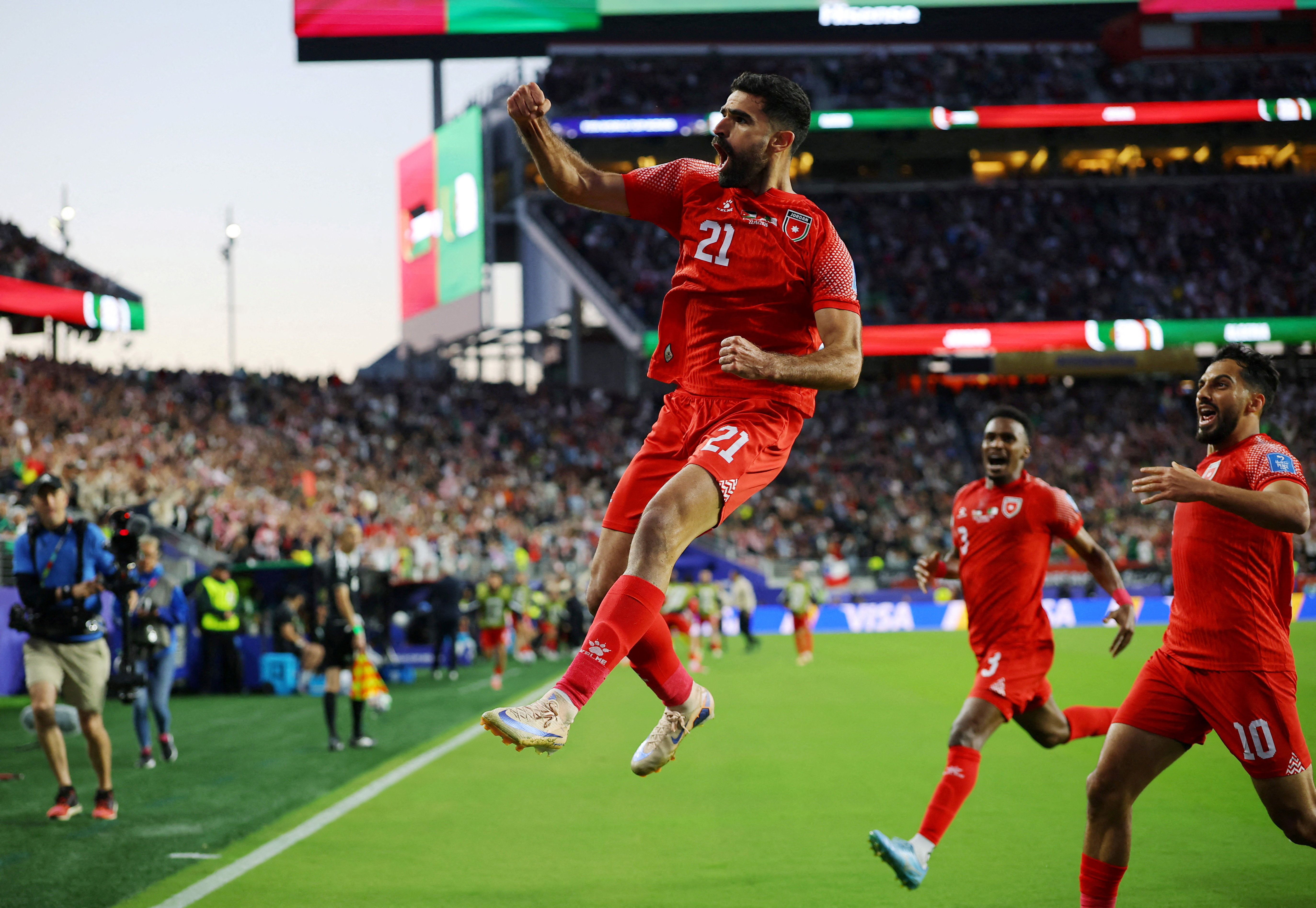 Soccer Football - FIFA World Cup 2026 - Group J - Jordan v Algeria - San Francisco Bay Area Stadium, Santa Clara, California, U.S. - June 22, 2026 Jordan's Nizar Alrashdan celebrates scoring their first goal REUTERS/Carlos Barria TPX IMAGES OF THE DAY