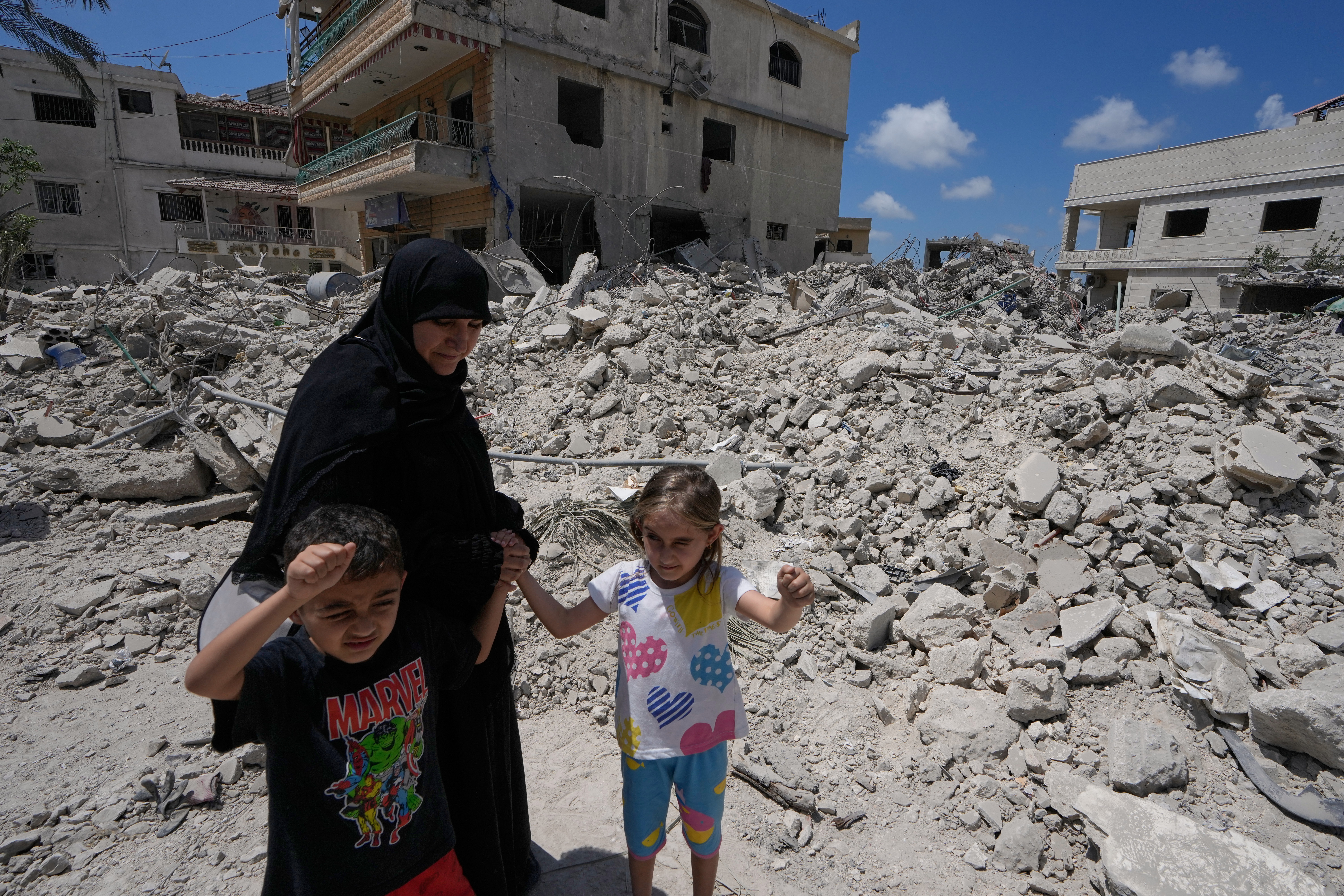 Families return to shattered towns as fragile ceasefire holds in Lebanon