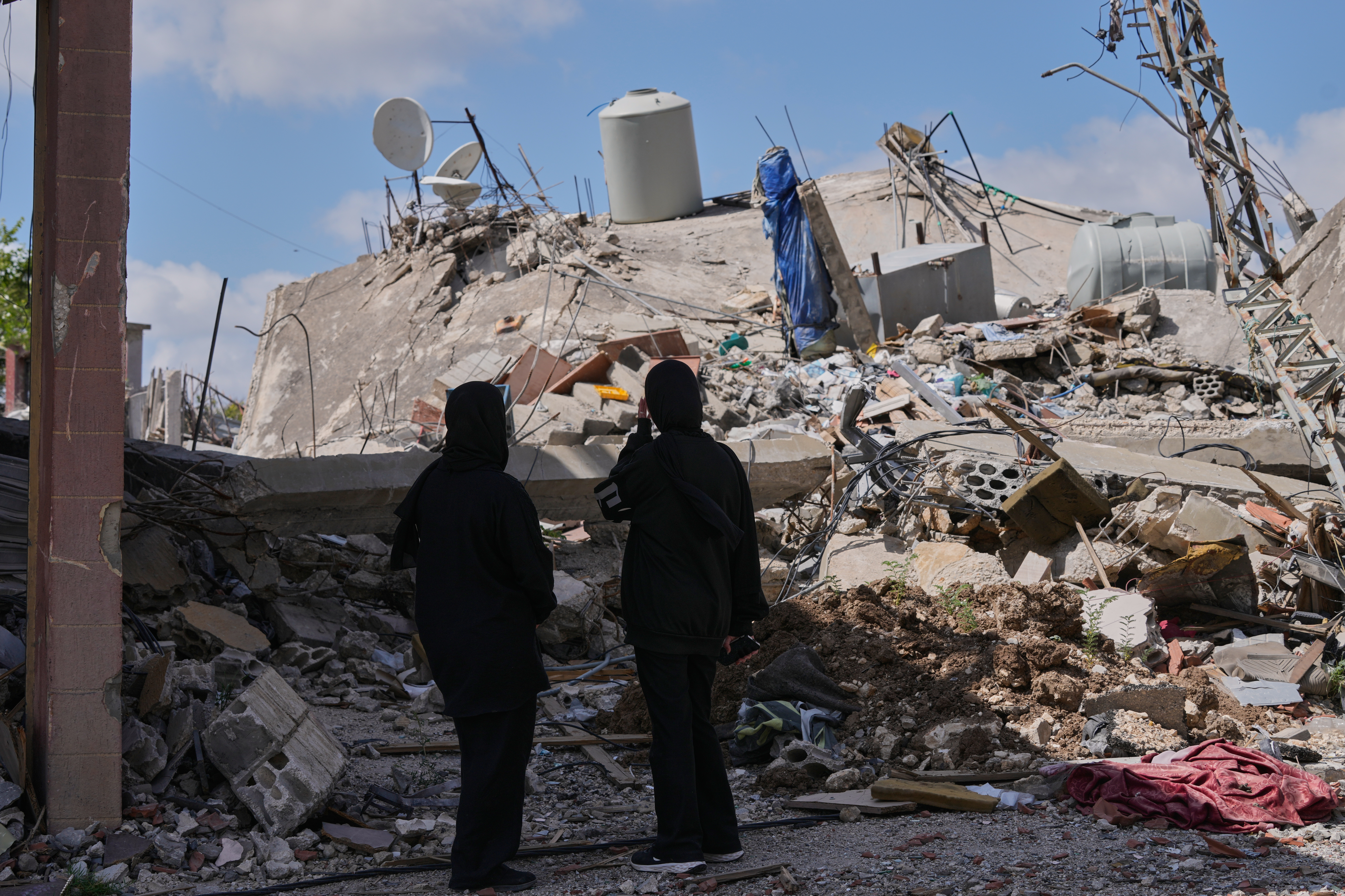 Families return to shattered towns as fragile ceasefire holds in Lebanon