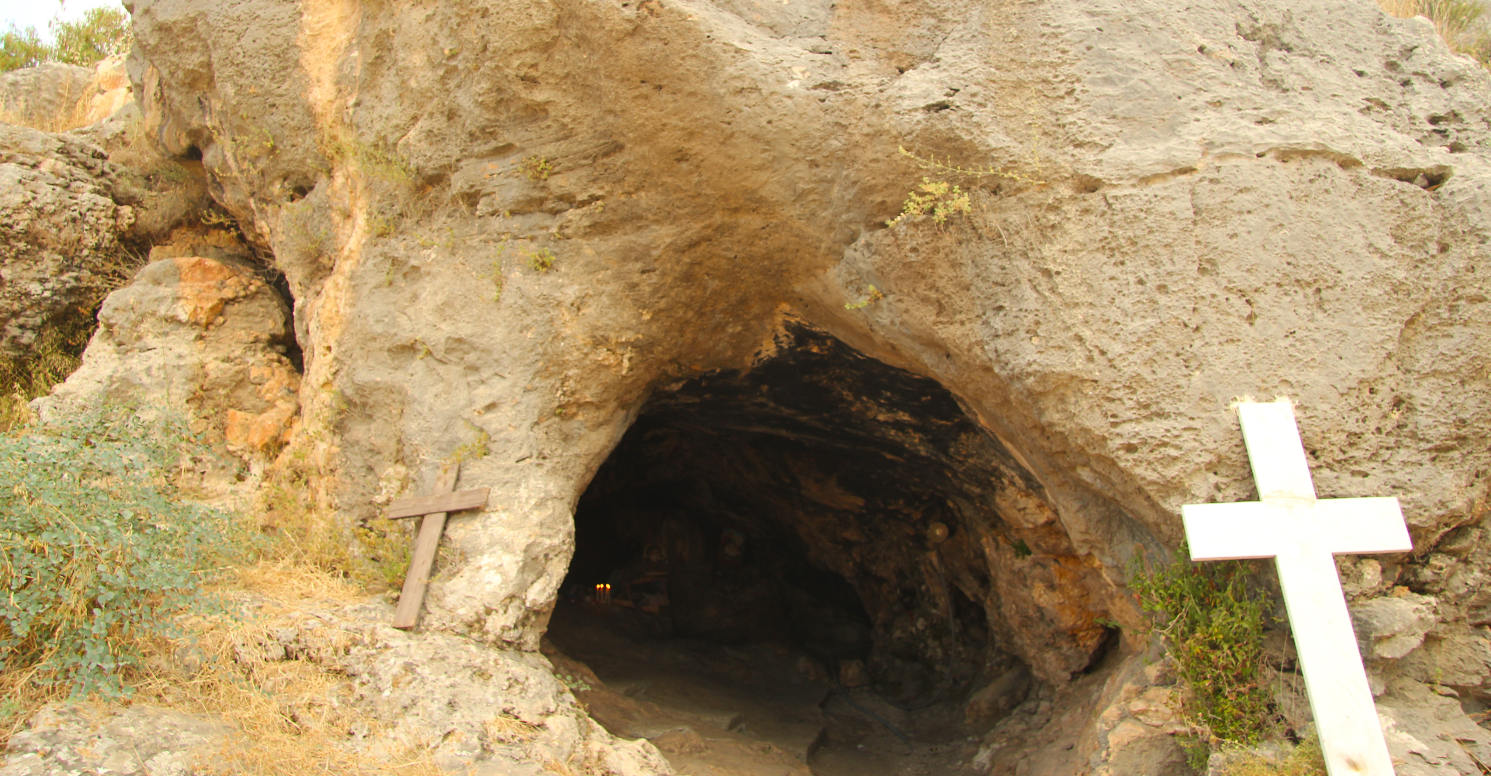 Qana Cave, where Jesus spent three days [Creative Commons]