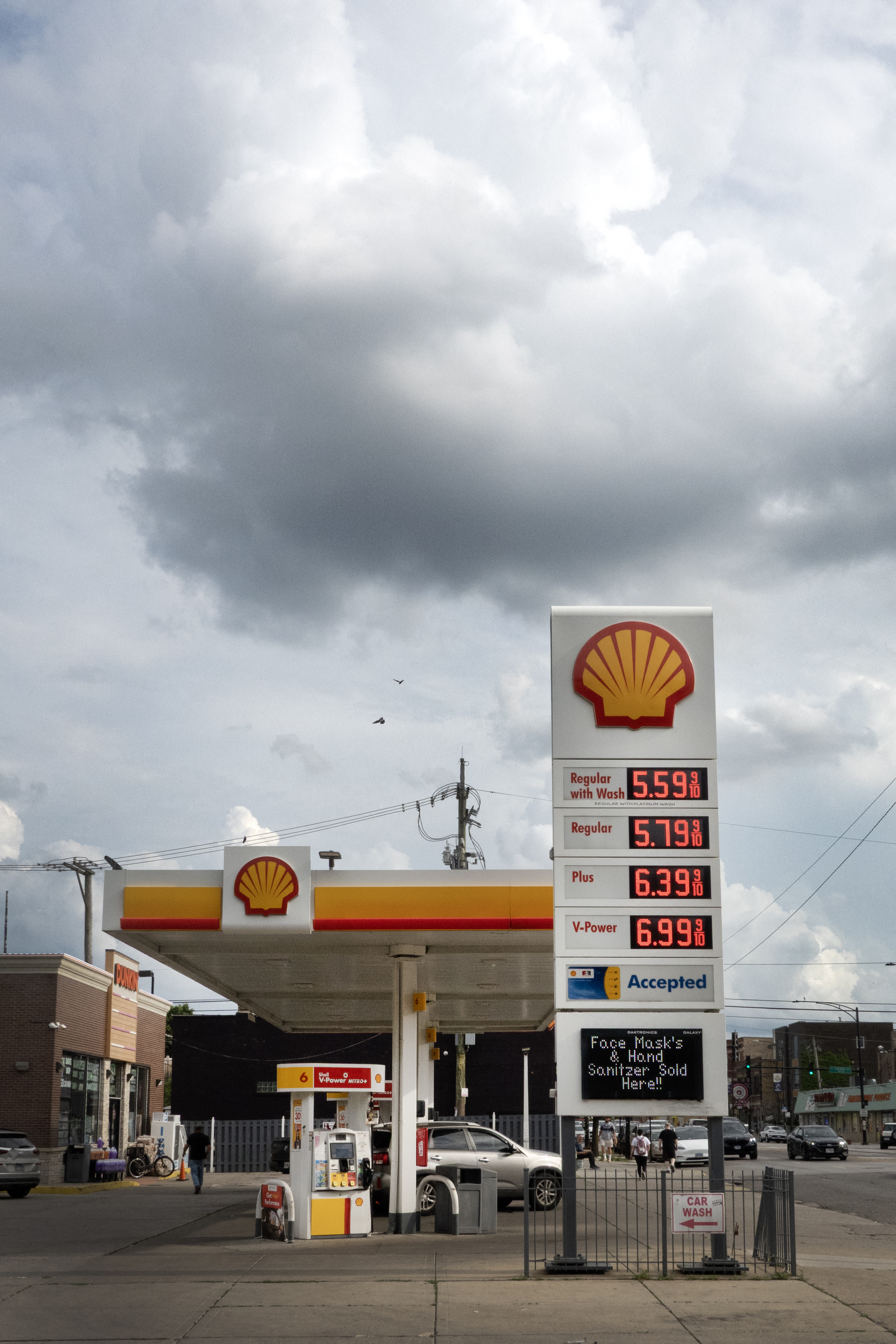CHICAGO, ILLINOIS - JUNE 09: Fuel prices are displayed at a gas station on June 09, 2026 in Chicago, Illinois. Oil prices fell today after U.S. Energy Secretary Chris Wright said ship traffic through the Strait of Hormuz was increasing. Scott Olson/Getty Images/AFP (Photo by SCOTT OLSON / GETTY IMAGES NORTH AMERICA / Getty Images via AFP)