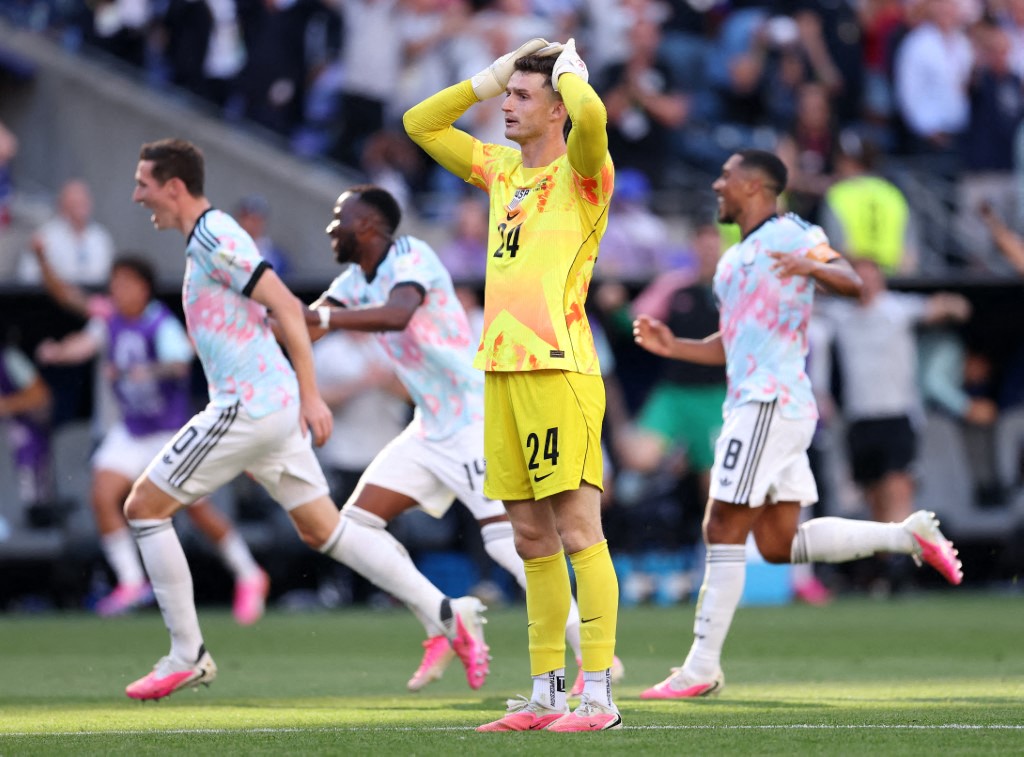Matt Freese #24 of the United States reacts after Belgium's third goal scored by Hans Vanaken #20 of Belgium during the FIFA World Cup 2026 Round of 16 match